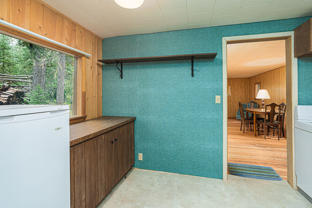 28 1st Avenue E Property Photo 16