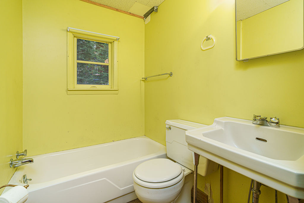 28 1st Avenue E Property Photo 17