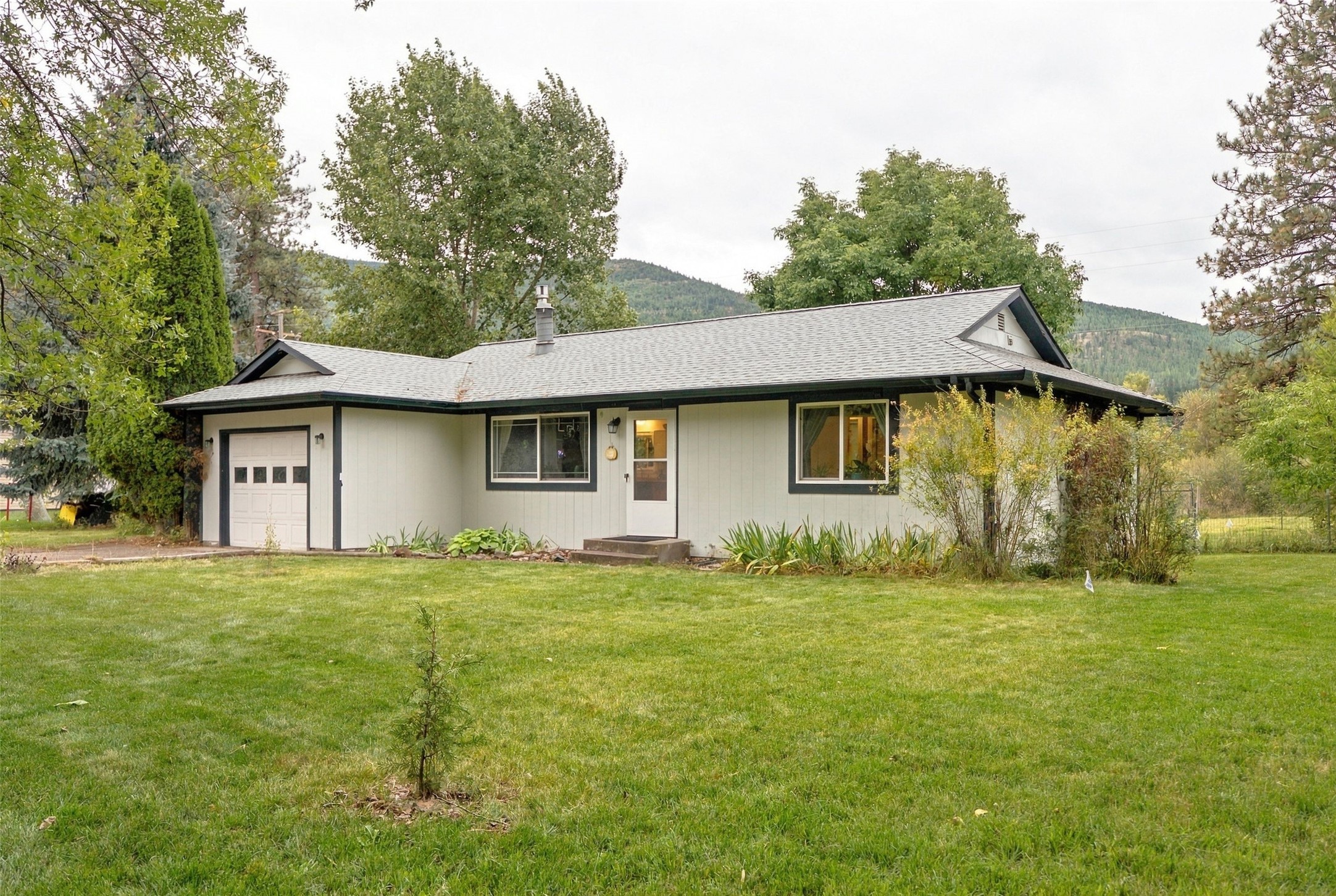 1375 Woodhill Court Property Photo 1