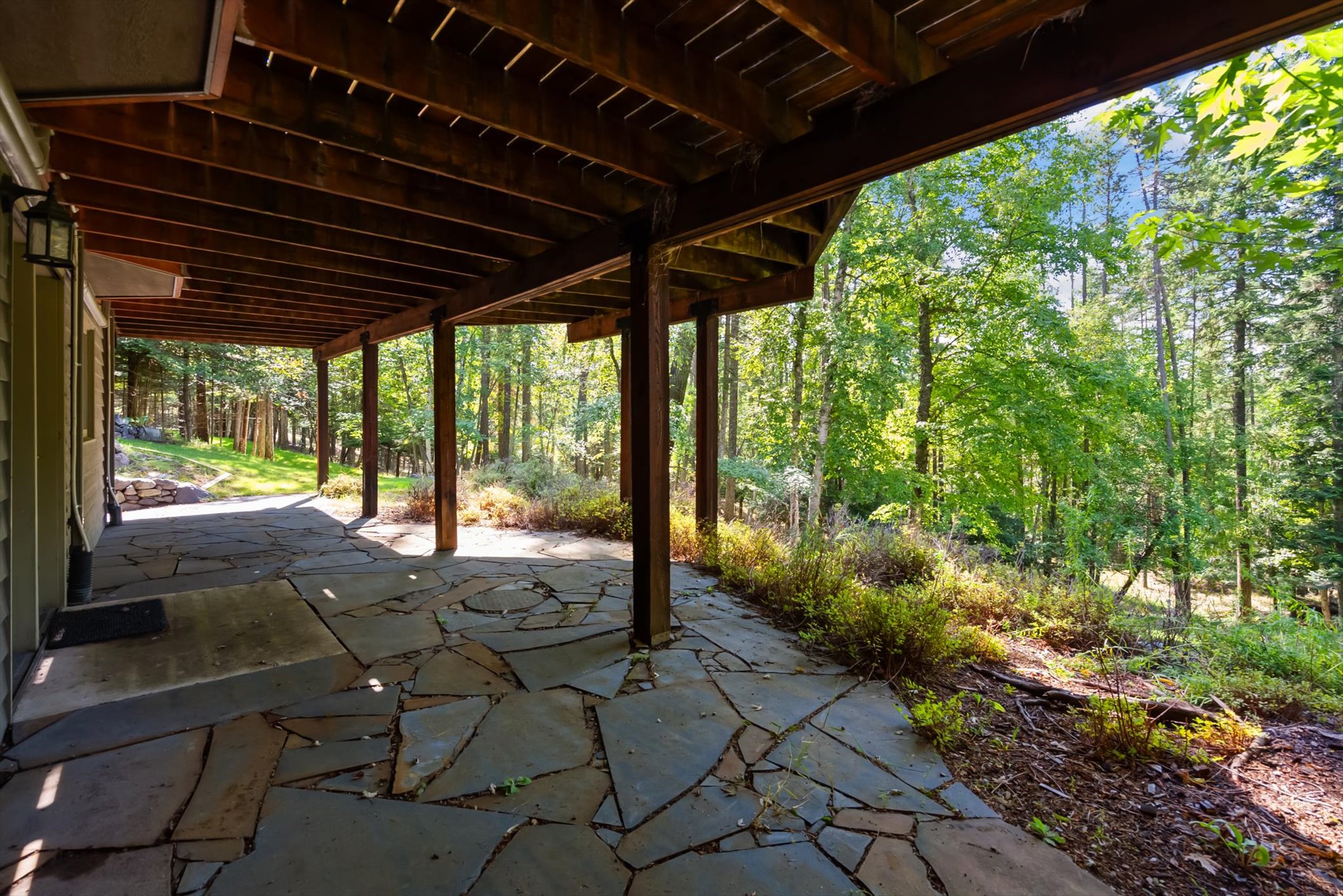 2405 E Lakeshore Drive Property Photo 11