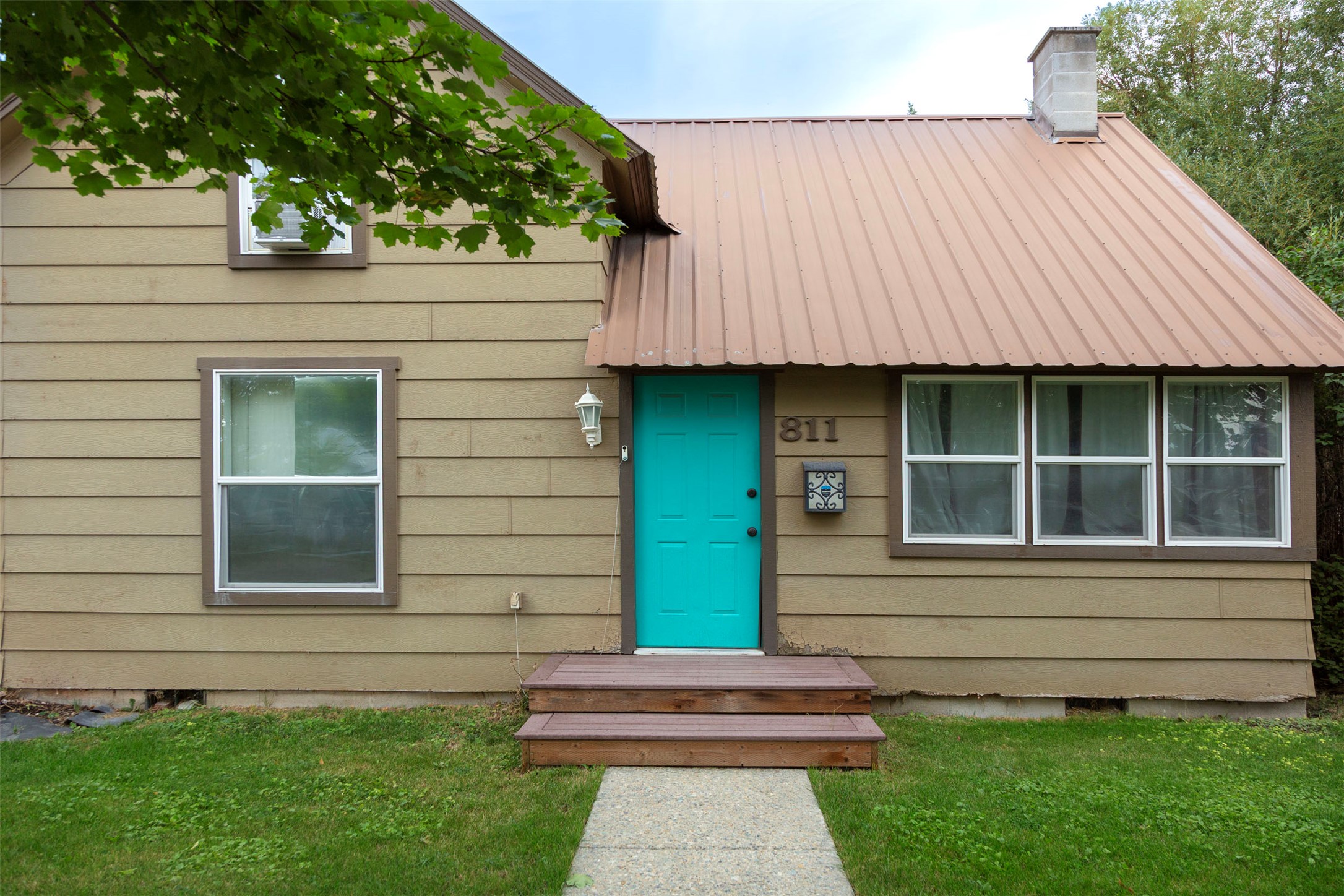811 6th Avenue W Property Photo 5
