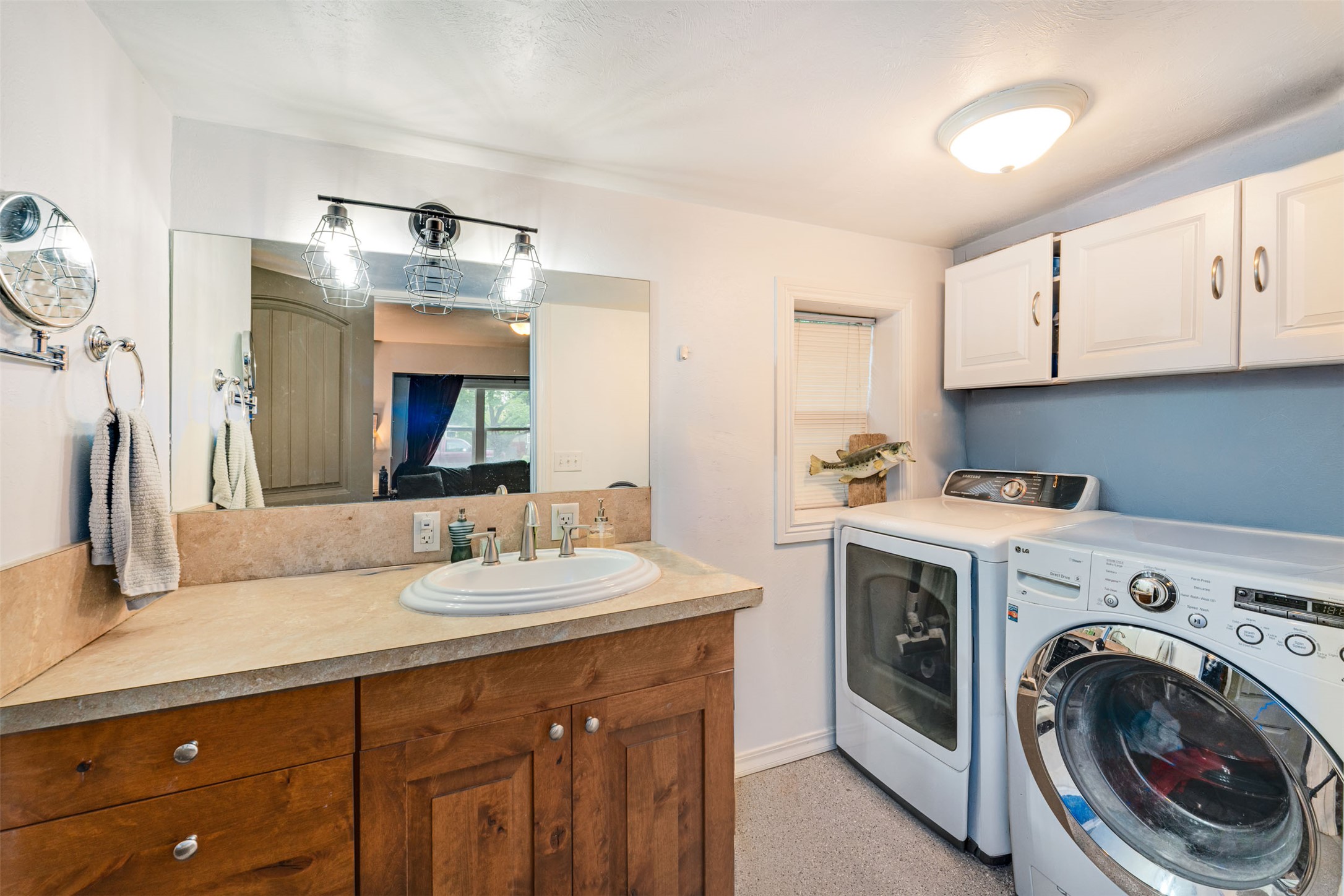 811 6th Avenue W Property Photo 9