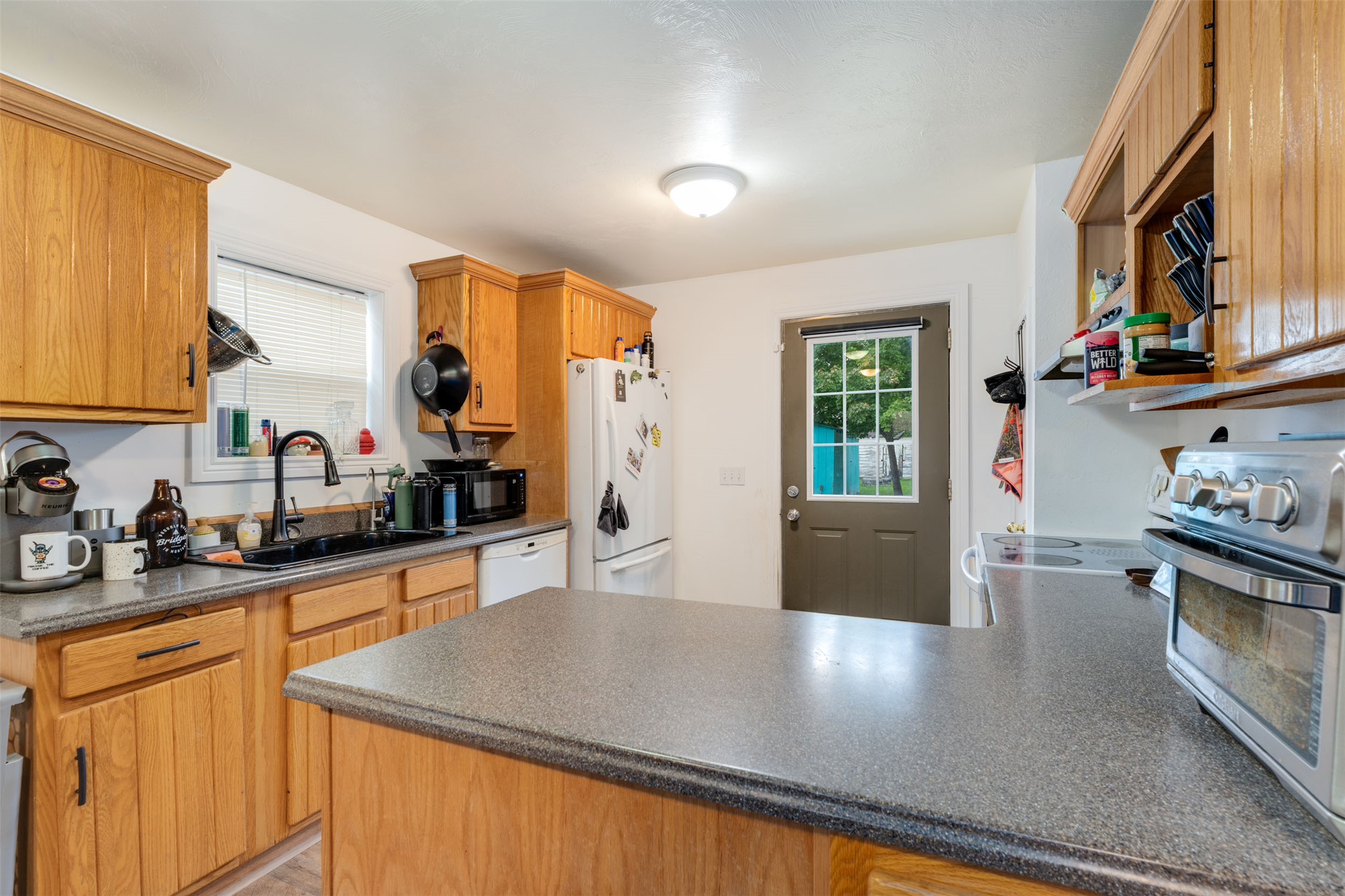 811 6th Avenue W Property Photo 11