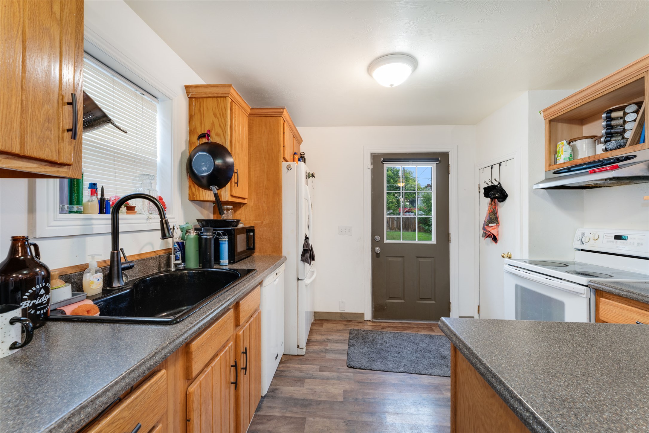 811 6th Avenue W Property Photo 12
