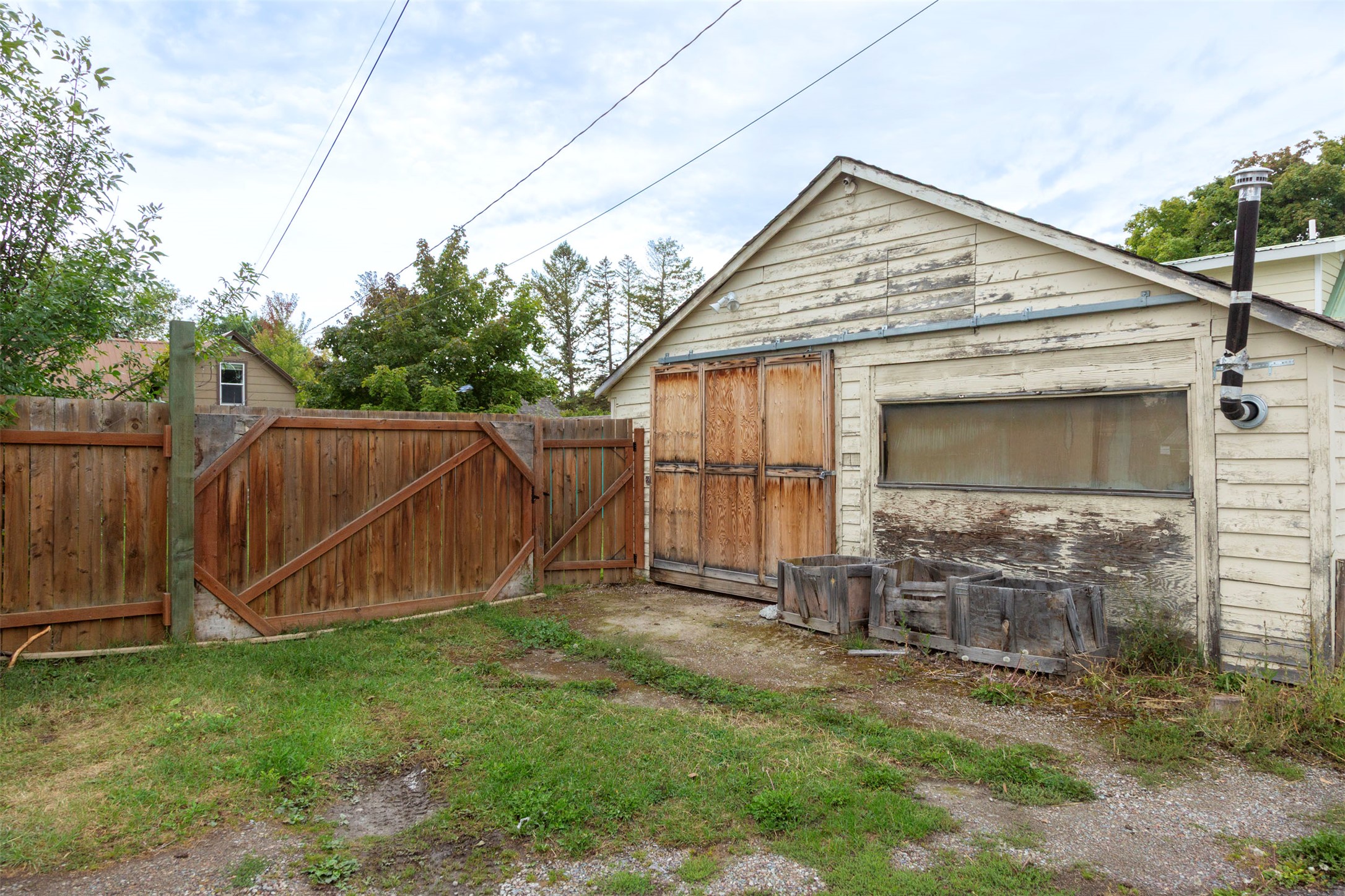 811 6th Avenue W Property Photo 22