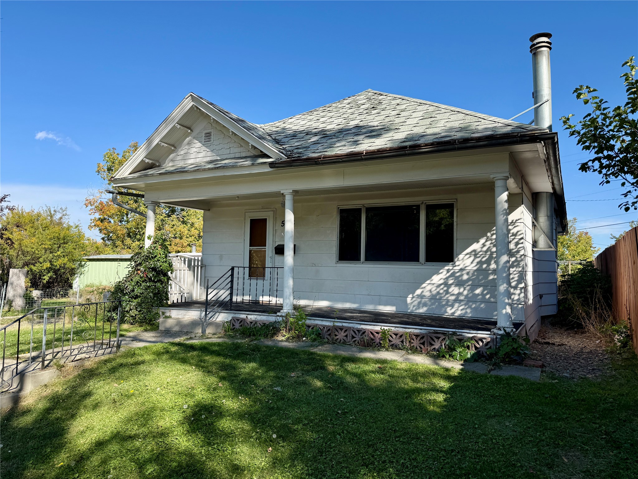 554 E Broadway Street Property Photo 1
