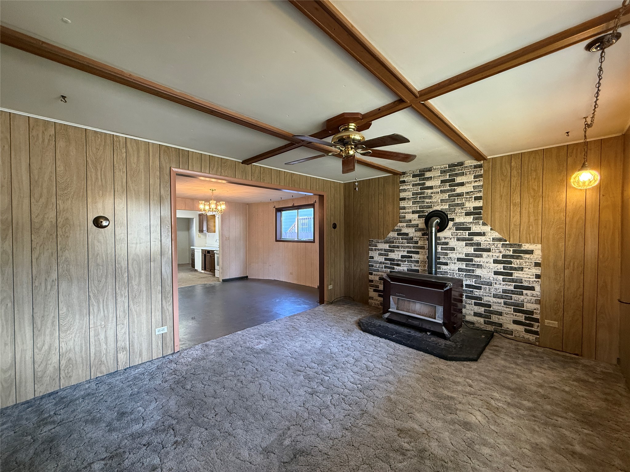 554 E Broadway Street Property Photo 5