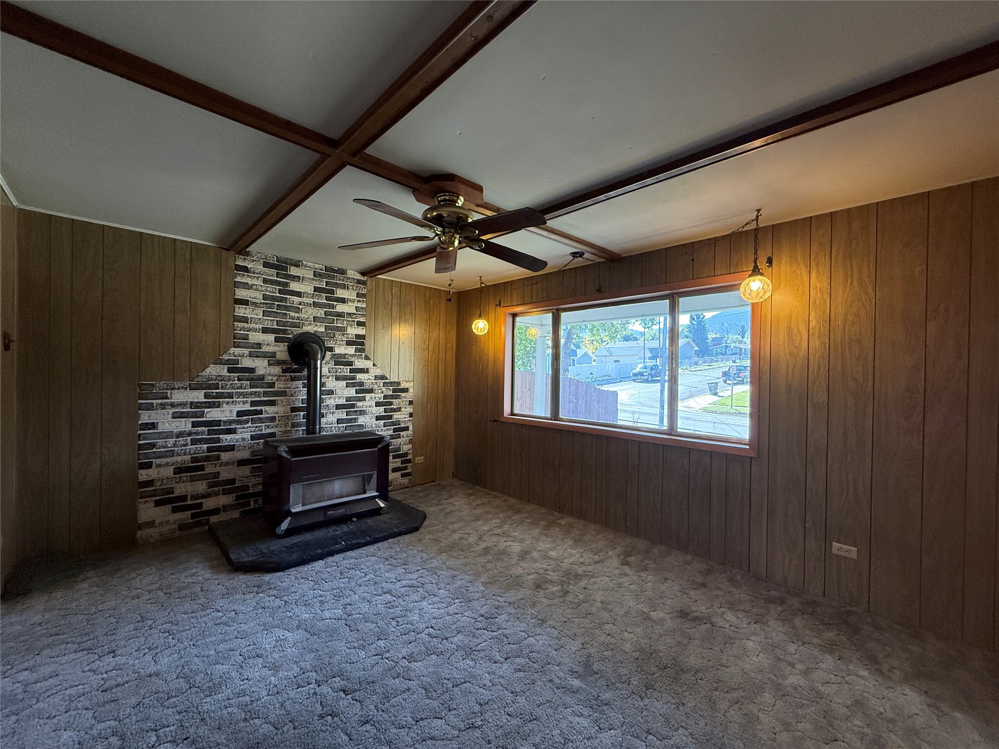 554 E Broadway Street Property Photo 6