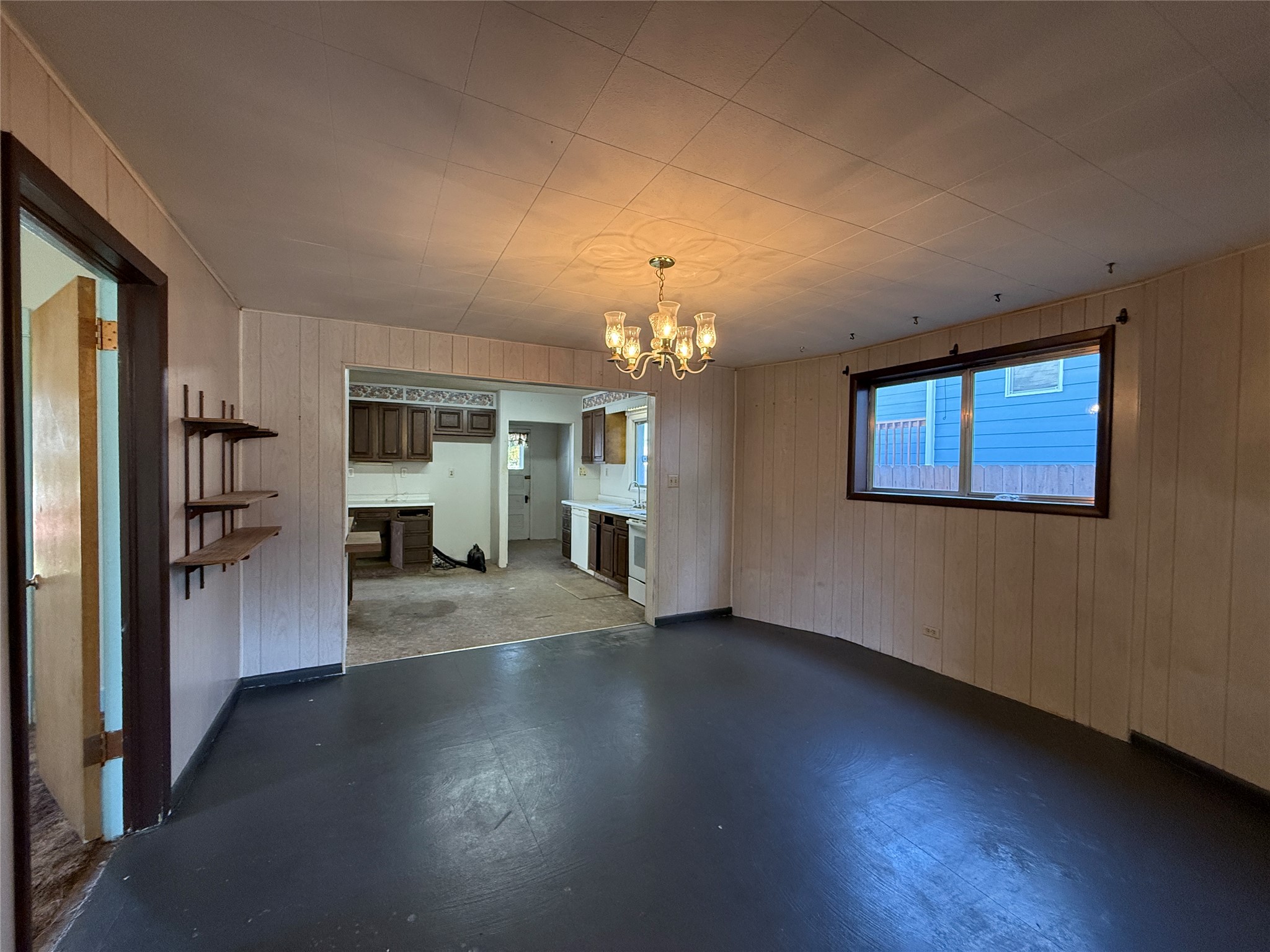 554 E Broadway Street Property Photo 9