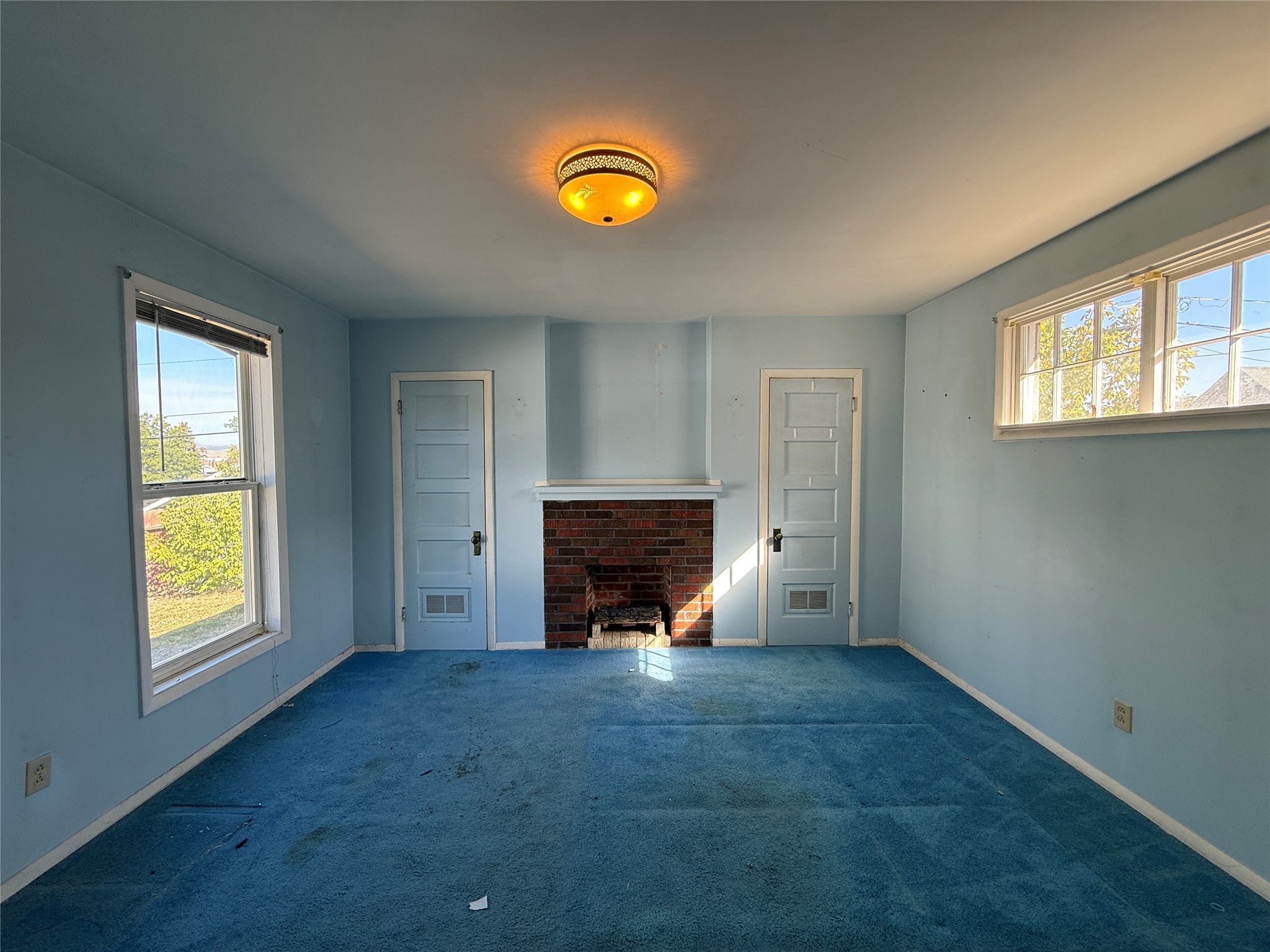 554 E Broadway Street Property Photo 21