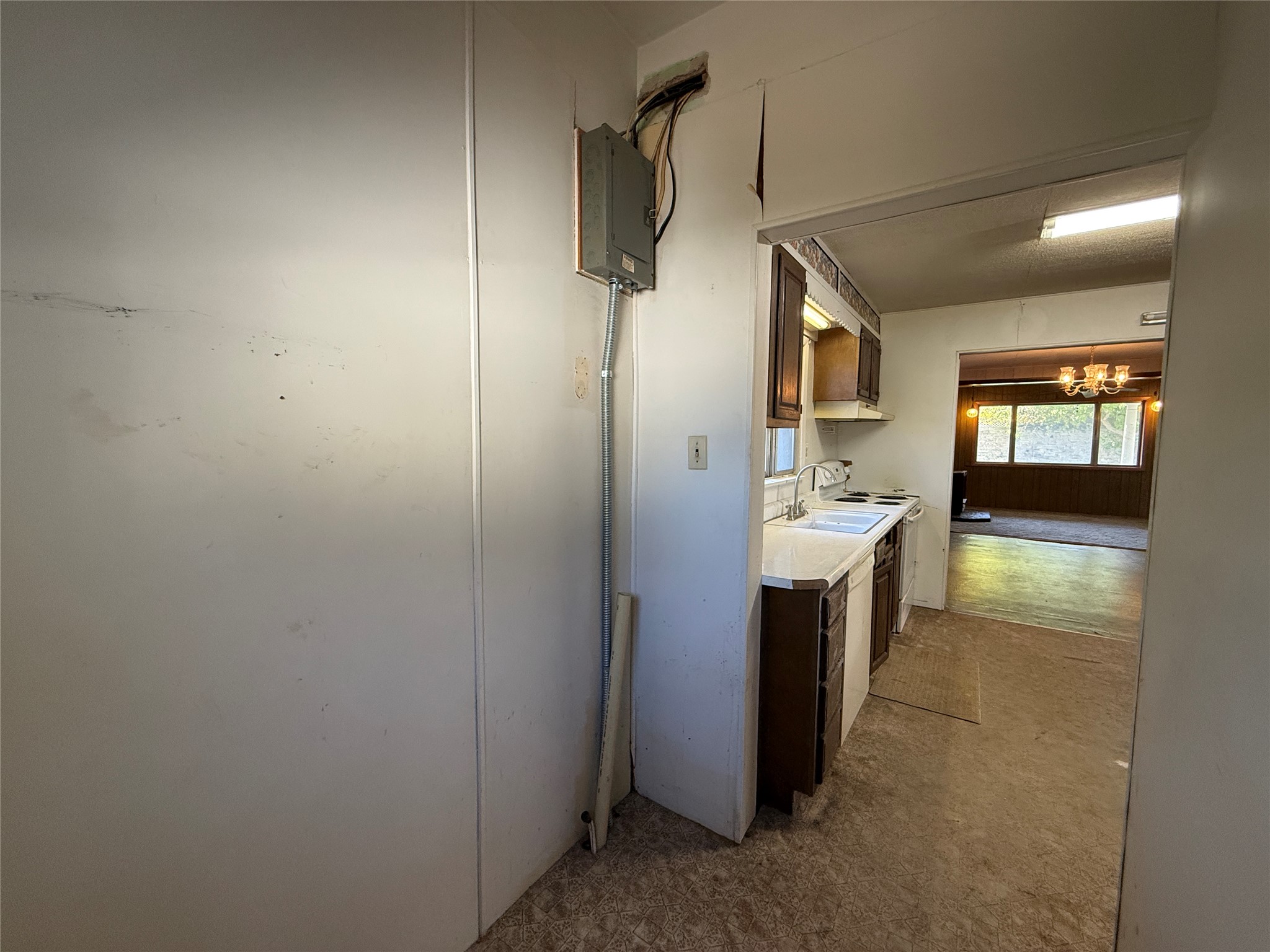 554 E Broadway Street Property Photo 24