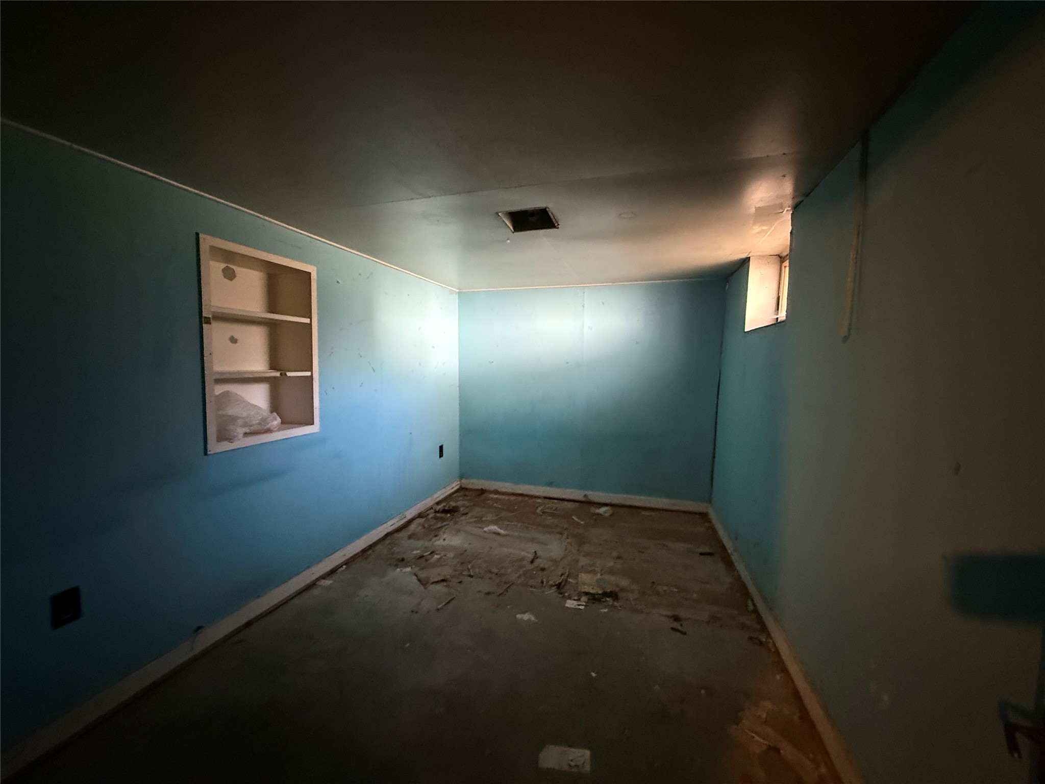 554 E Broadway Street Property Photo 28