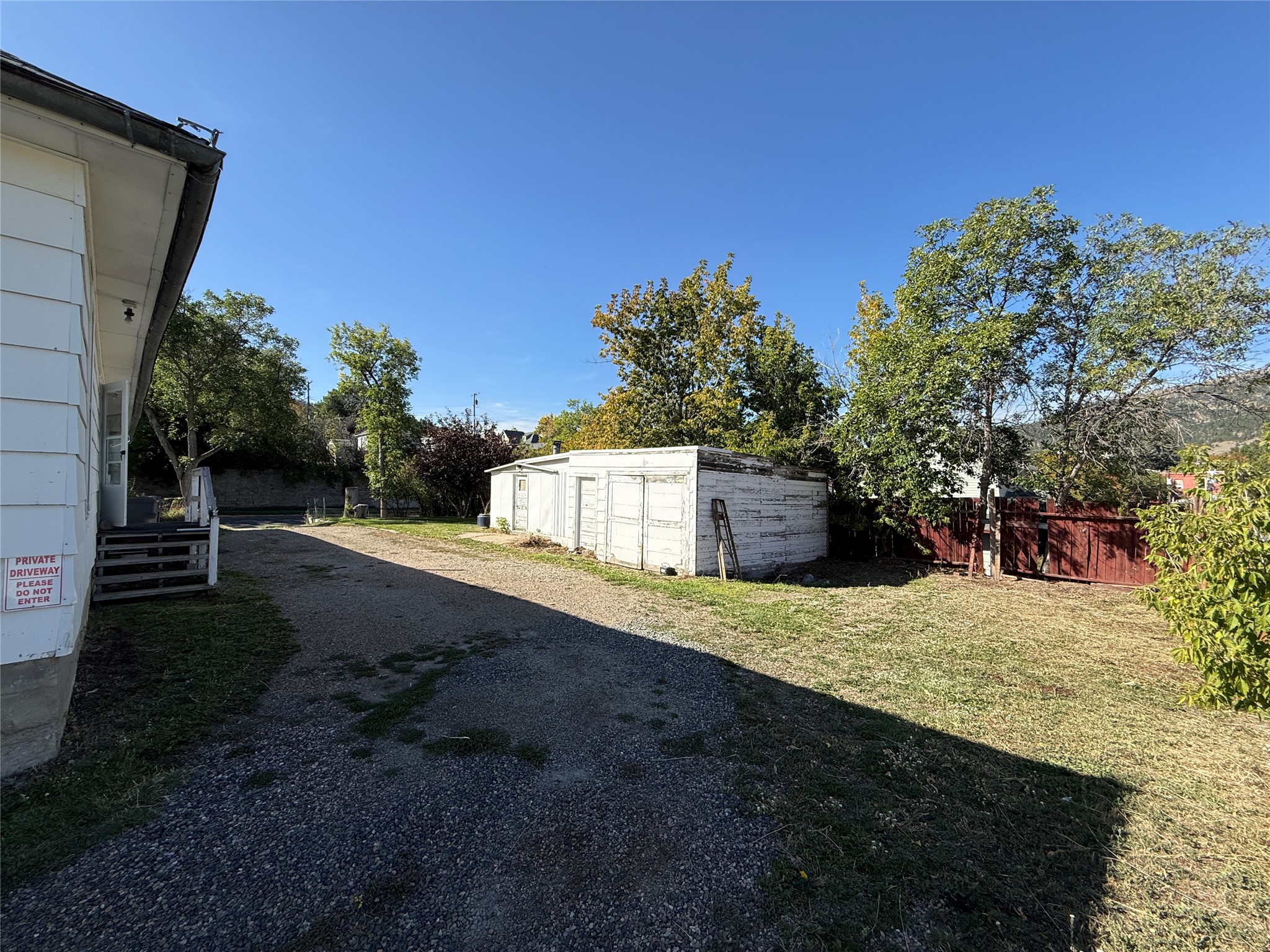 554 E Broadway Street Property Photo 32