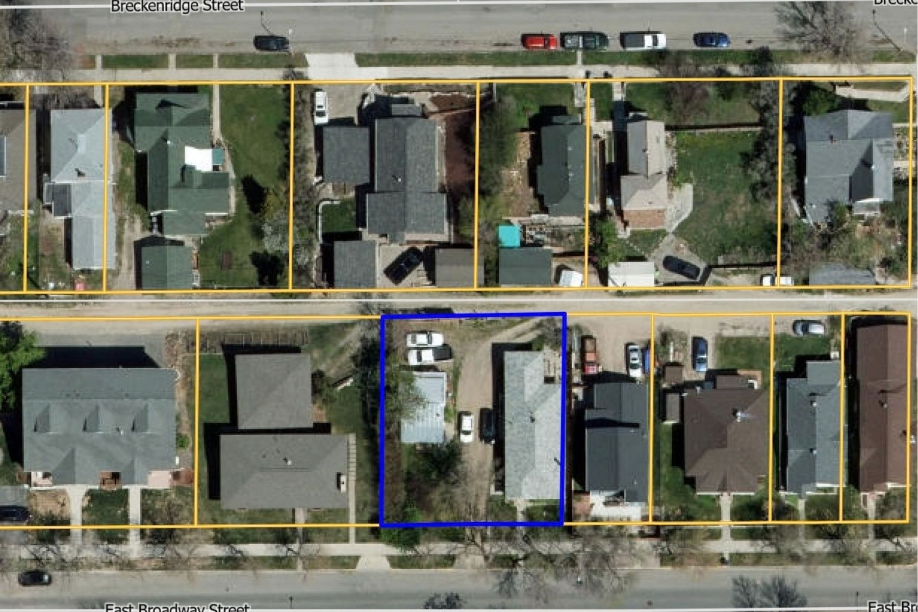554 E Broadway Street Property Photo 43