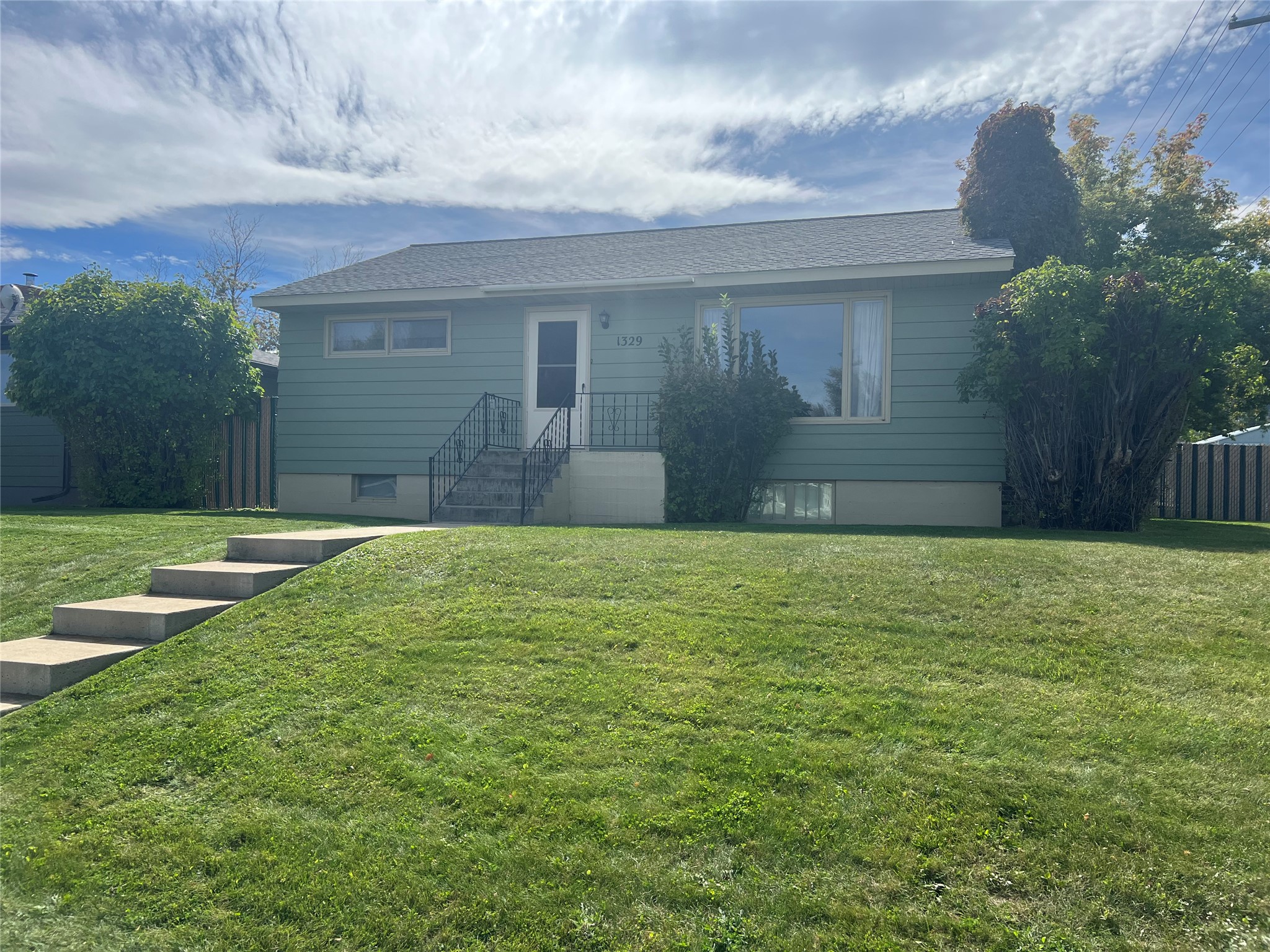 1329 Leslie Avenue Property Photo 1