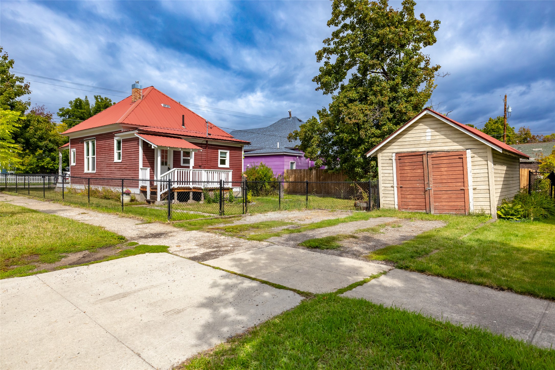 303 5th Avenue W Property Photo 2