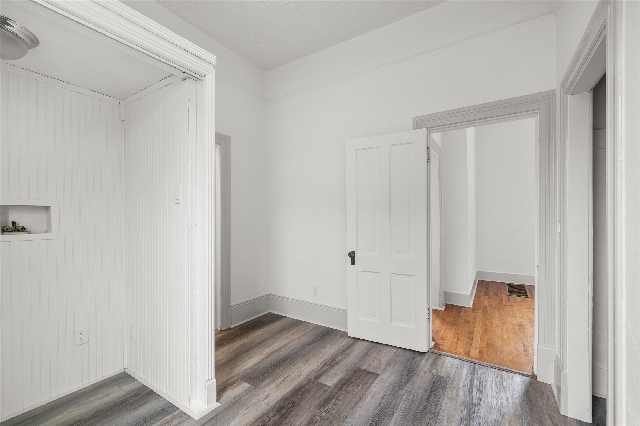 303 5th Avenue W Property Photo 17