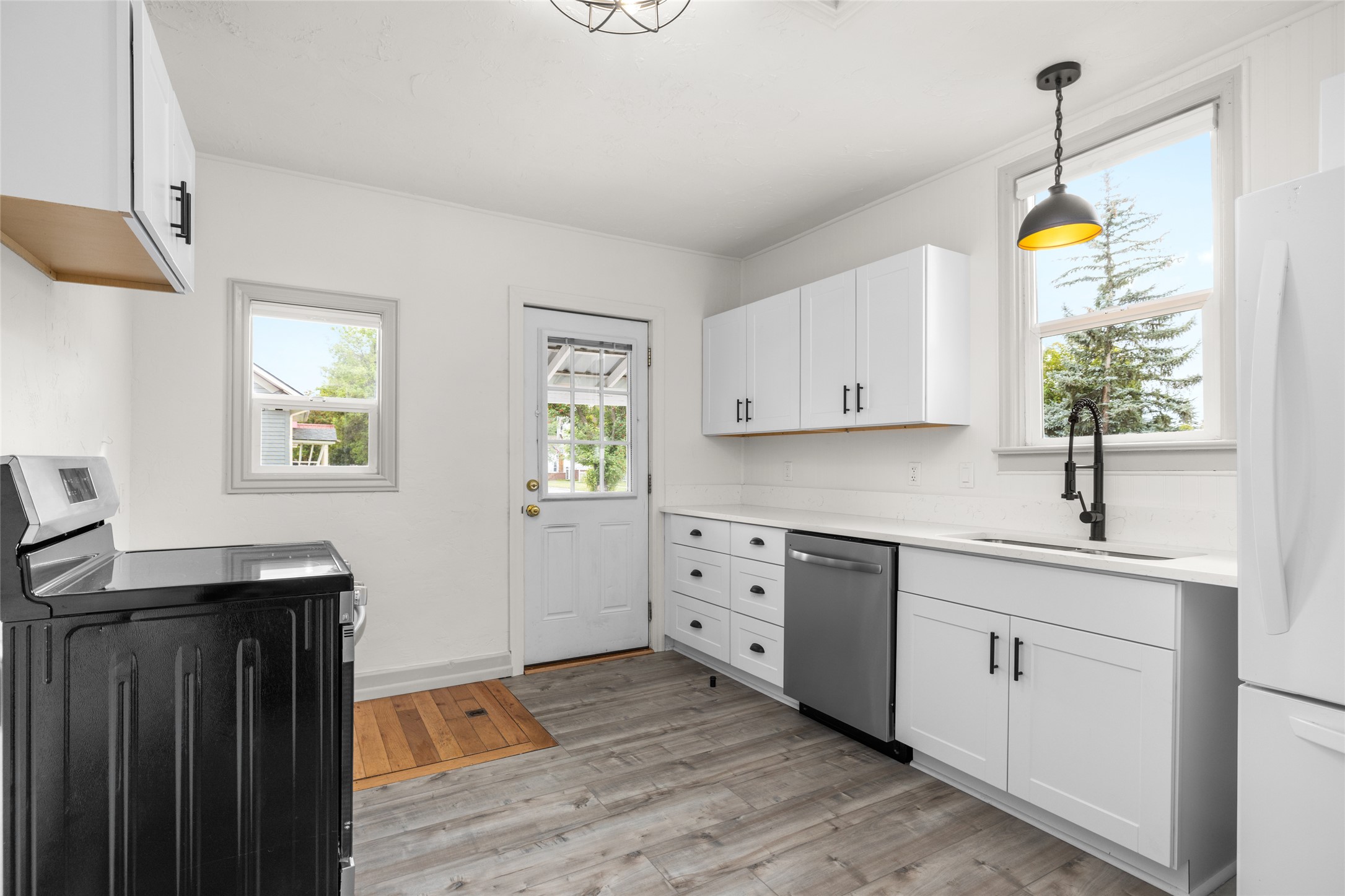 303 5th Avenue W Property Photo 20