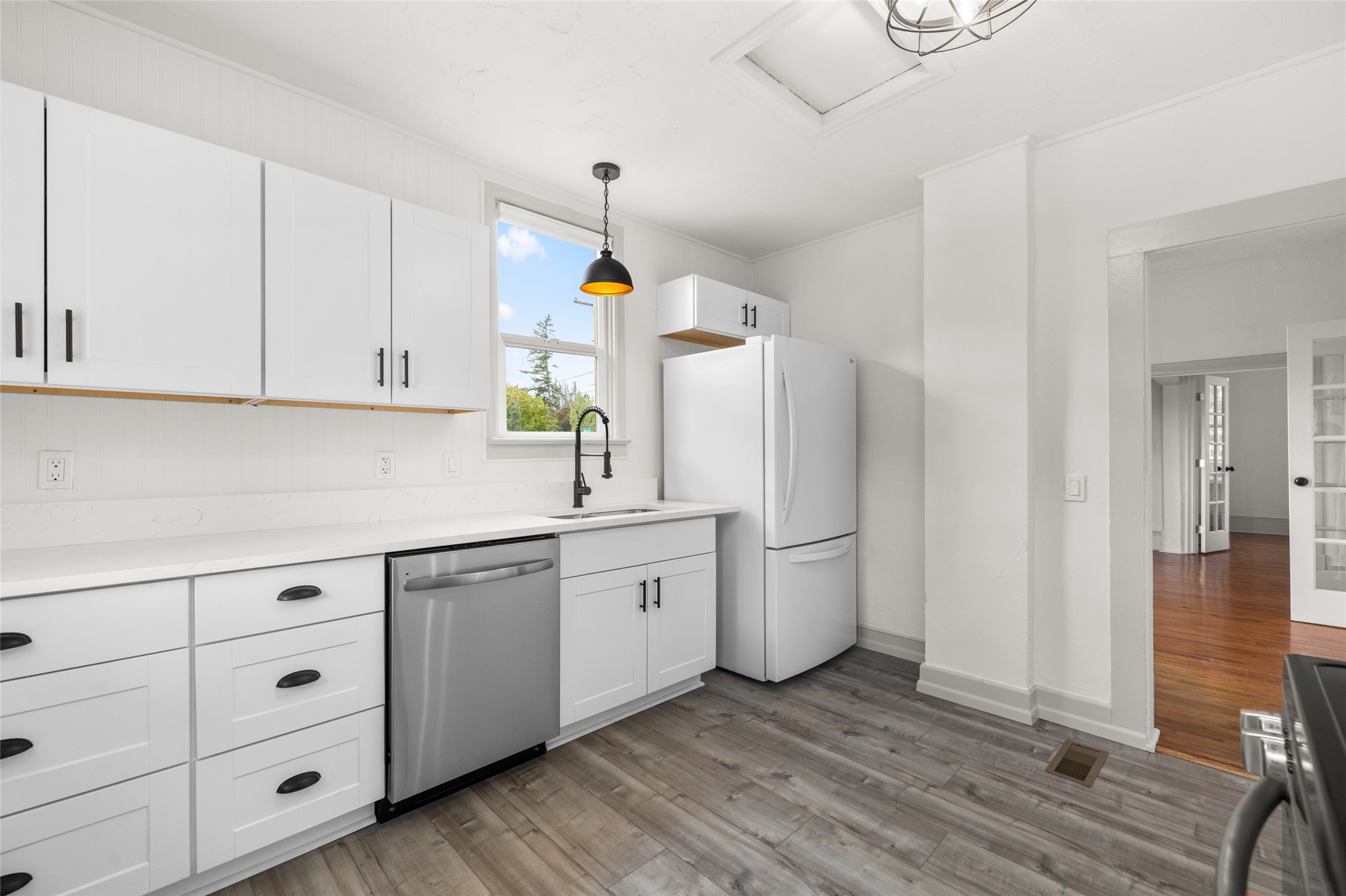 303 5th Avenue W Property Photo 21