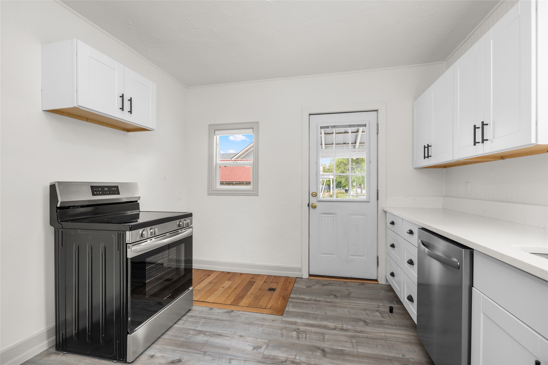 303 5th Avenue W Property Photo 24