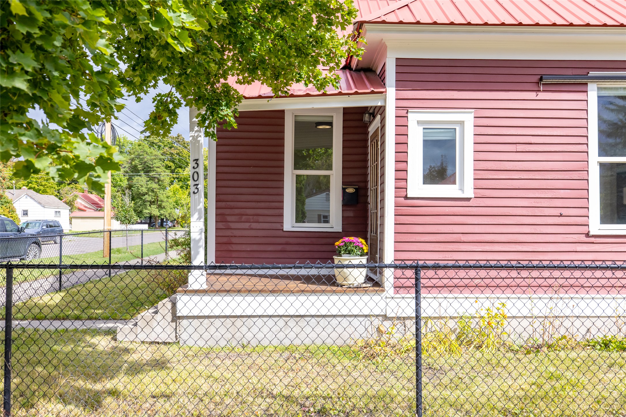 303 5th Avenue W Property Photo 26