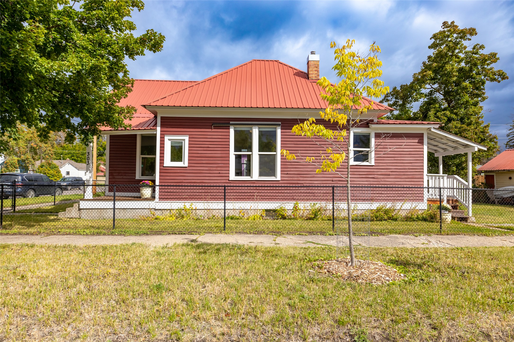 303 5th Avenue W Property Photo 27
