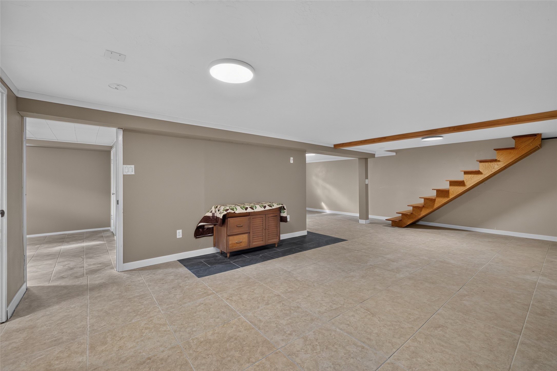 1439 E Broadway Street Property Photo 31