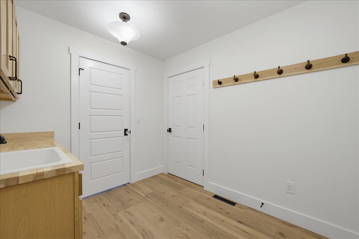 105 Leo Lane Property Photo 37