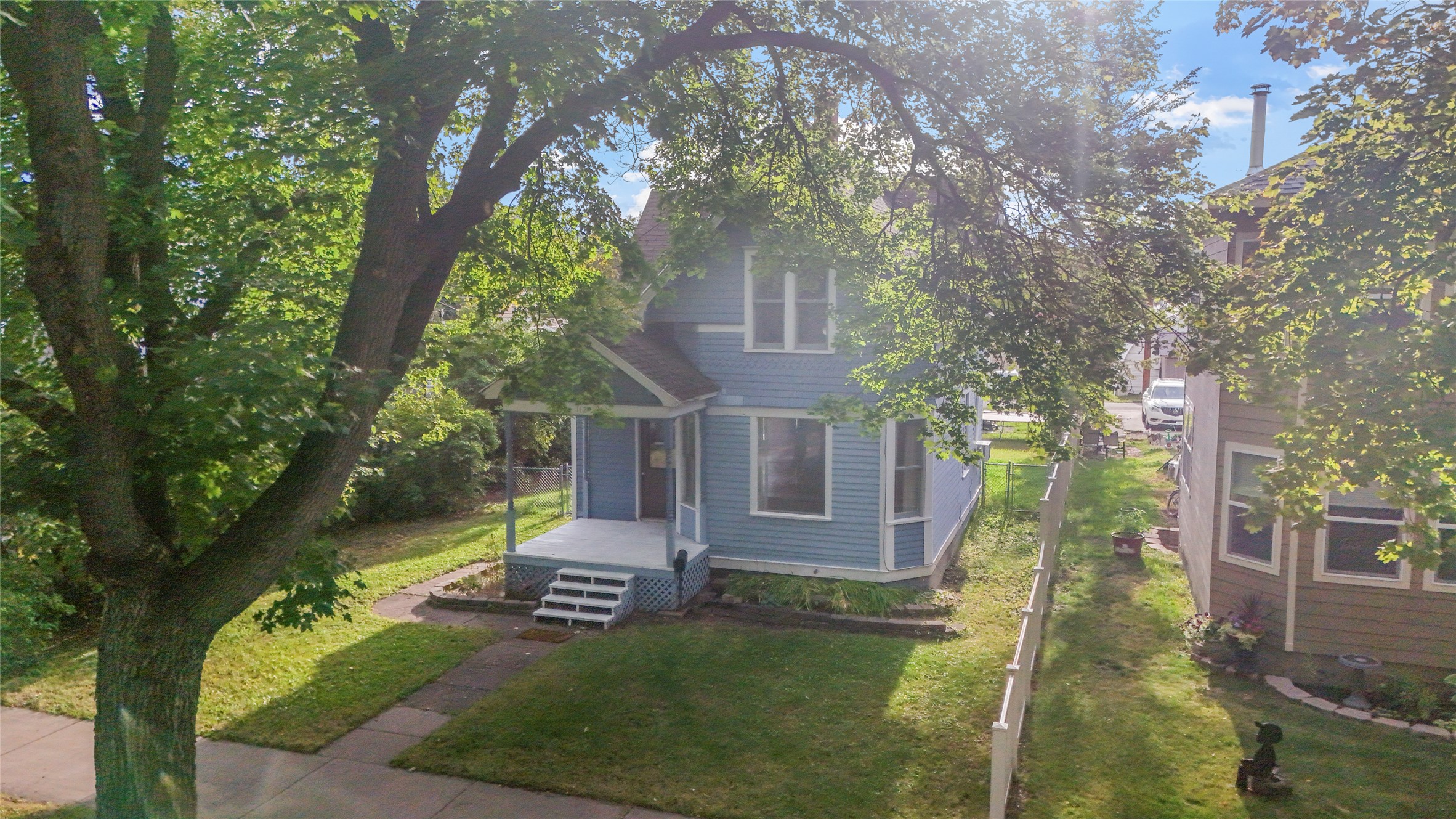 112 5th Avenue W Property Photo 1