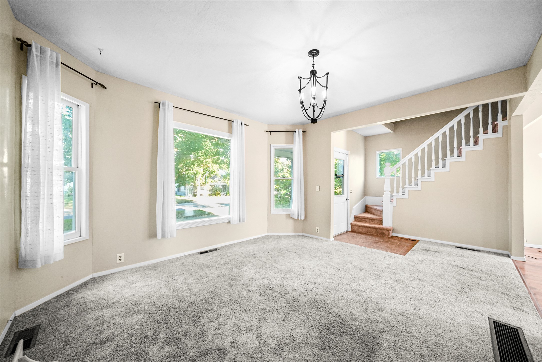 112 5th Avenue W Property Photo 2