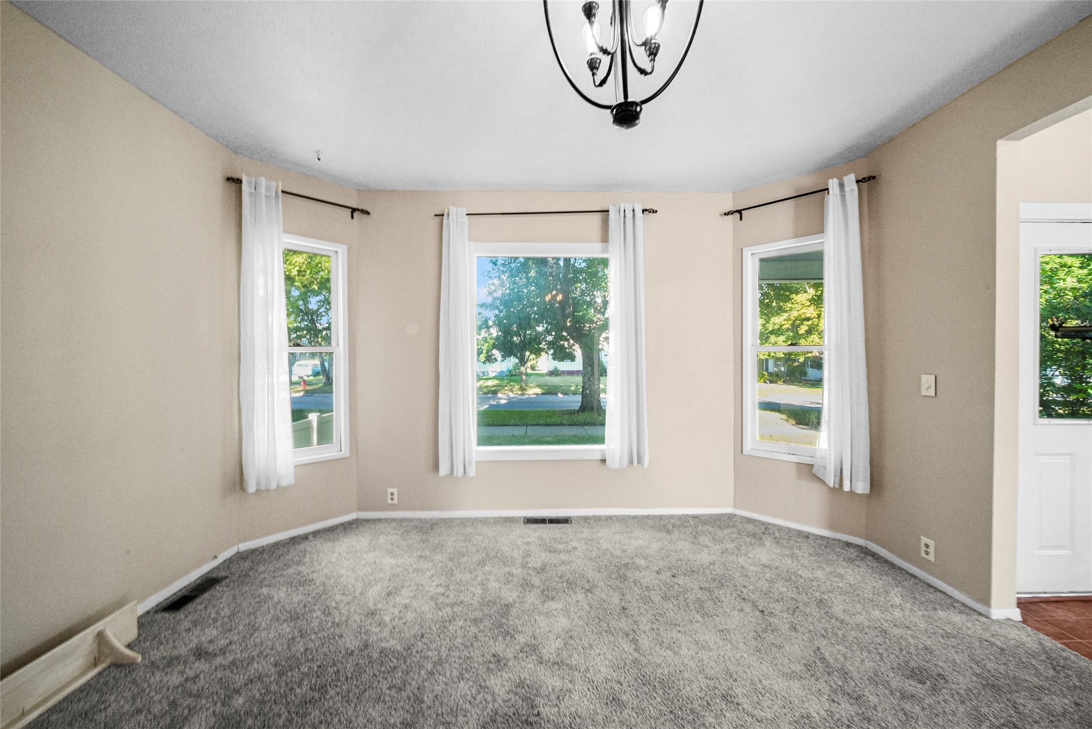 112 5th Avenue W Property Photo 3