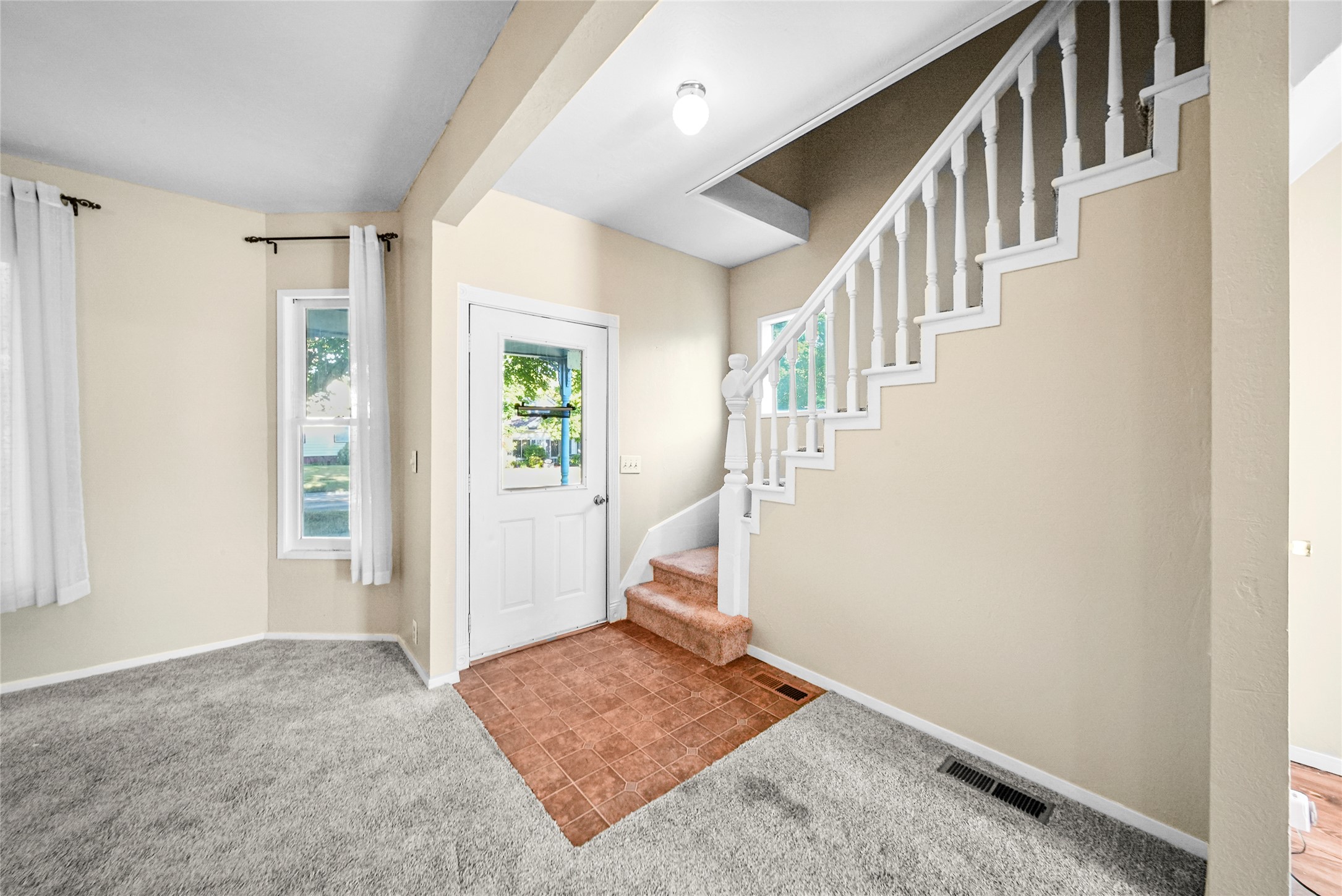 112 5th Avenue W Property Photo 4
