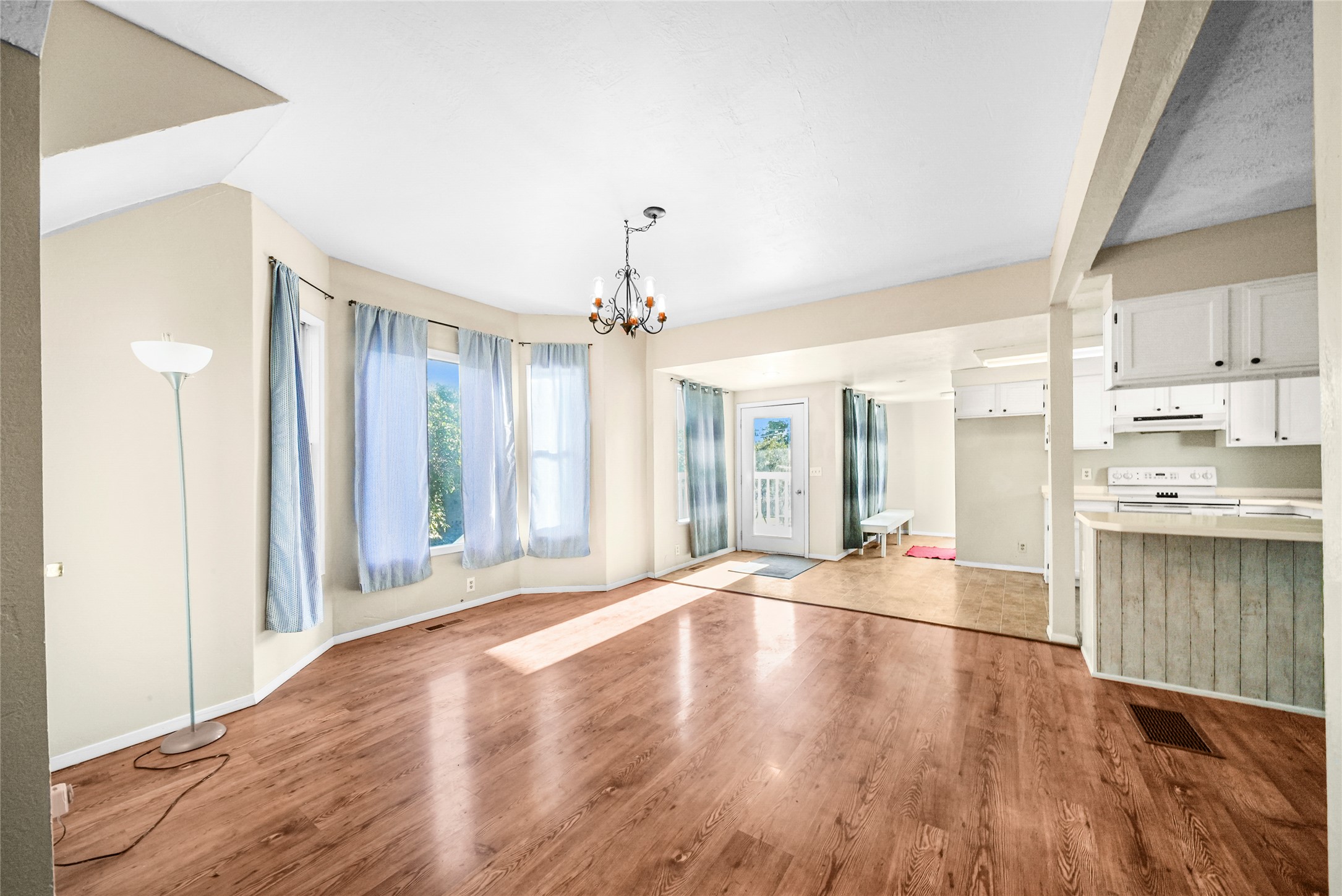 112 5th Avenue W Property Photo 5