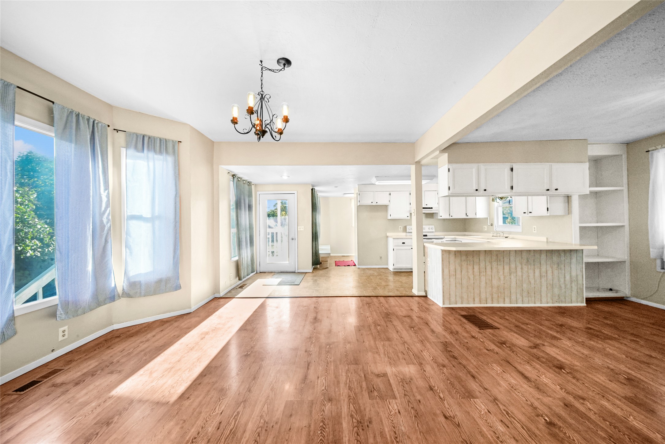 112 5th Avenue W Property Photo 6