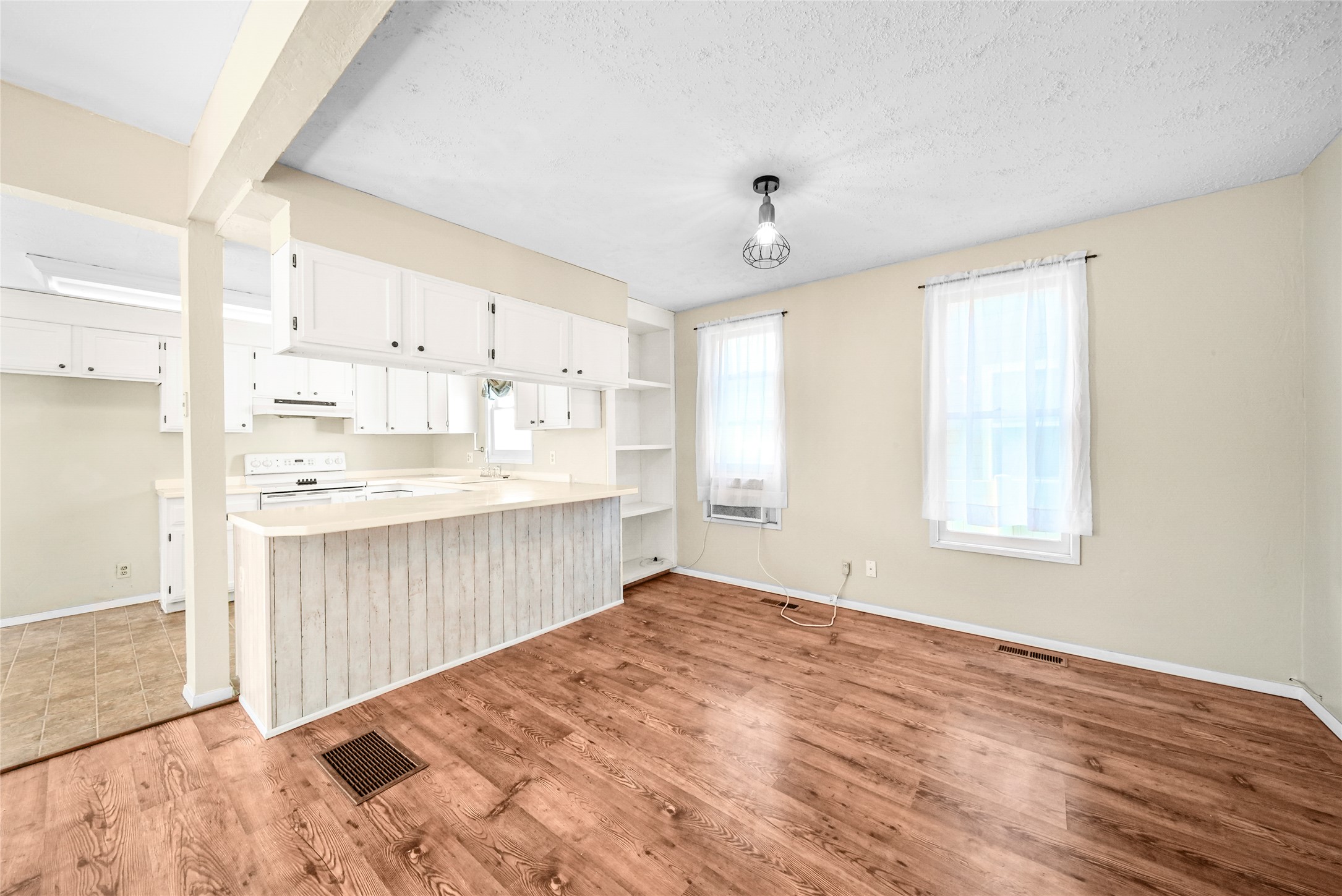 112 5th Avenue W Property Photo 7