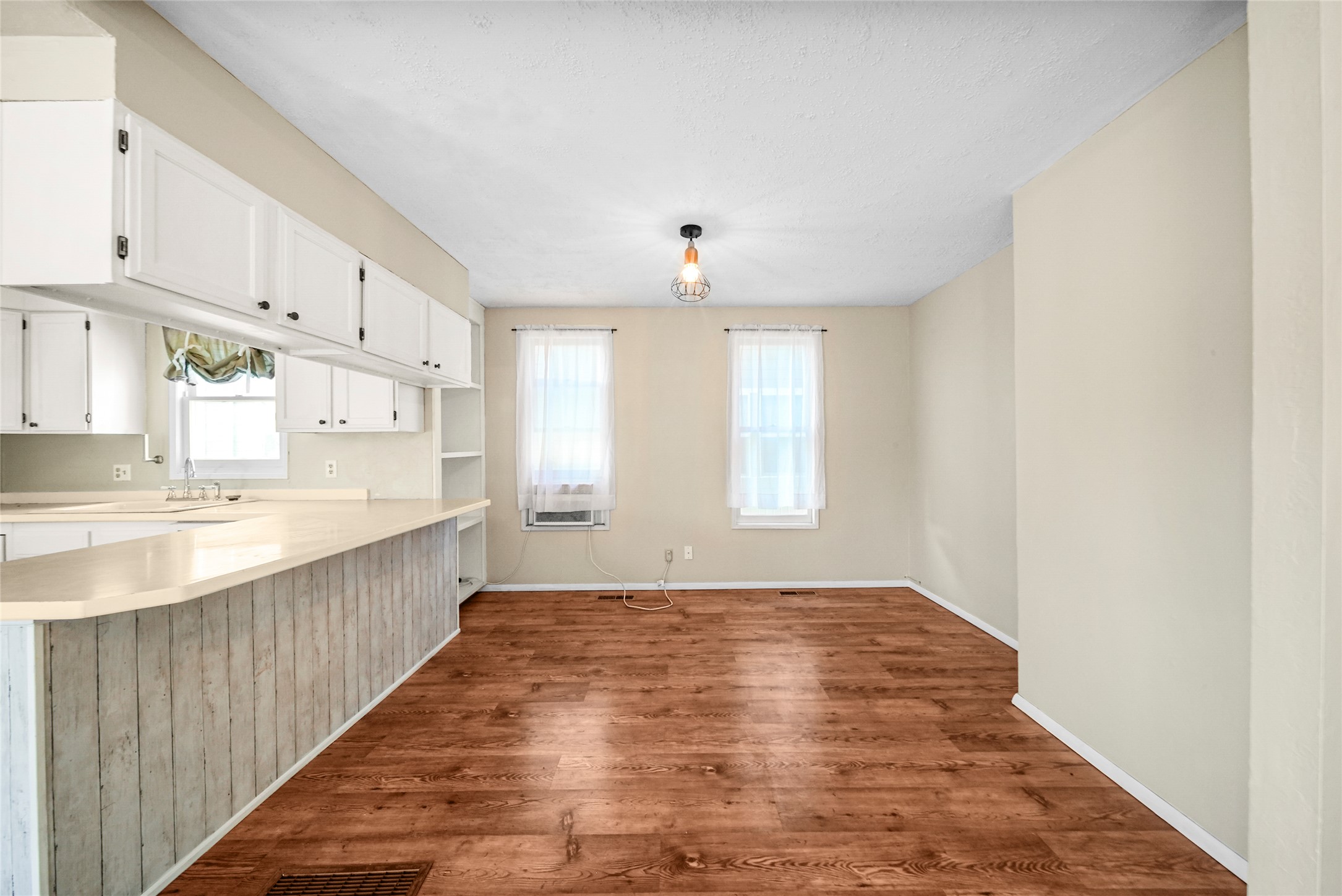 112 5th Avenue W Property Photo 8