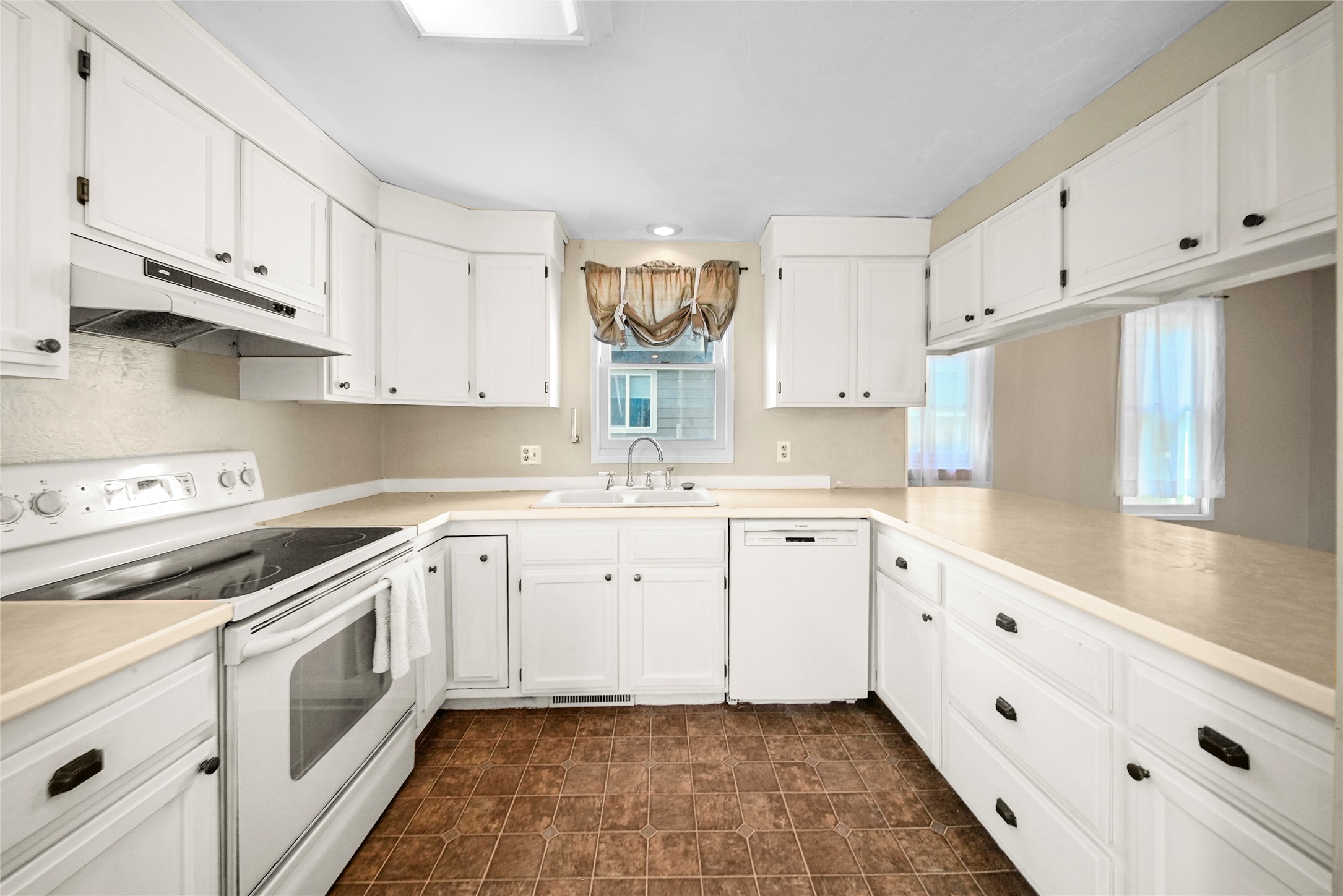 112 5th Avenue W Property Photo 9