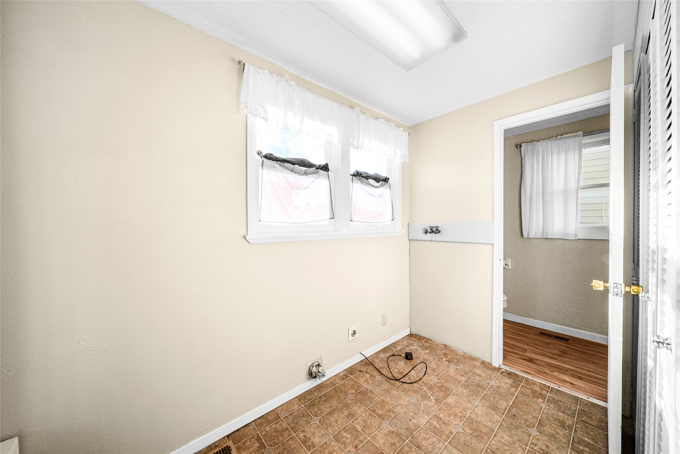 112 5th Avenue W Property Photo 11