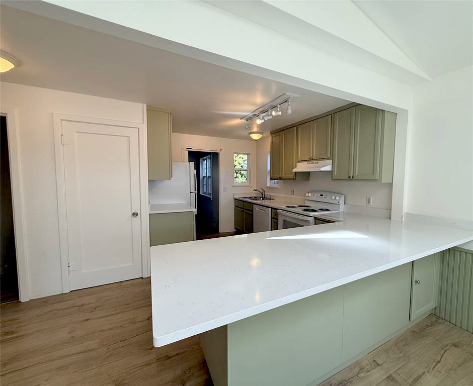 602 3rd Avenue E Property Photo 14