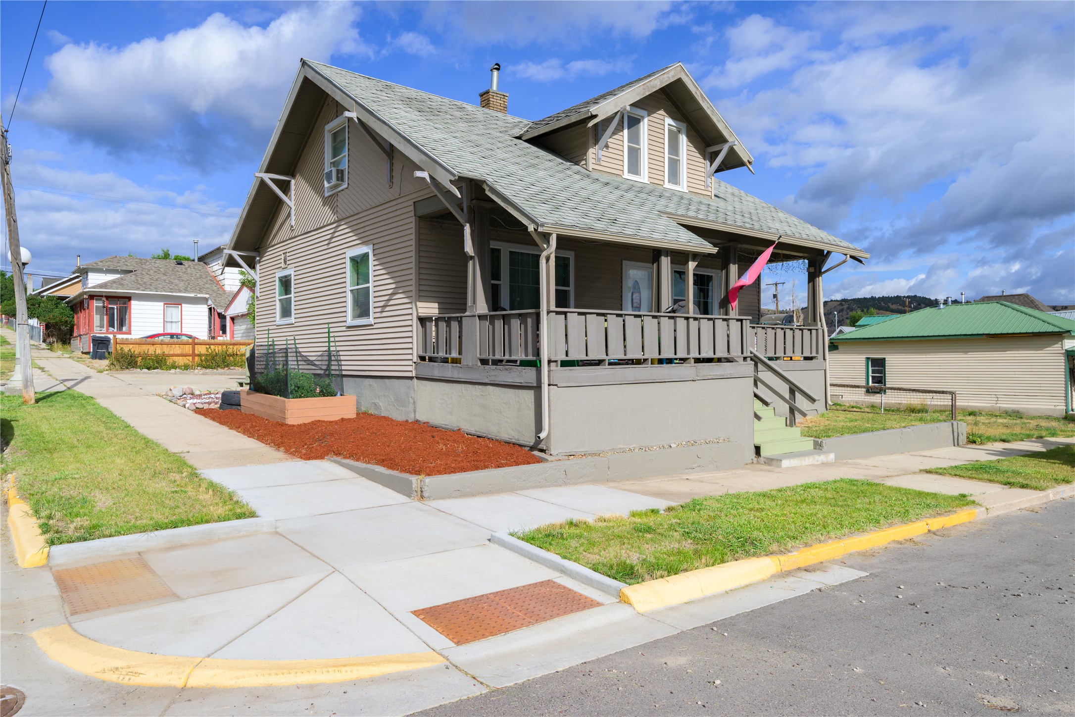 620 Ash Street Property Photo 1