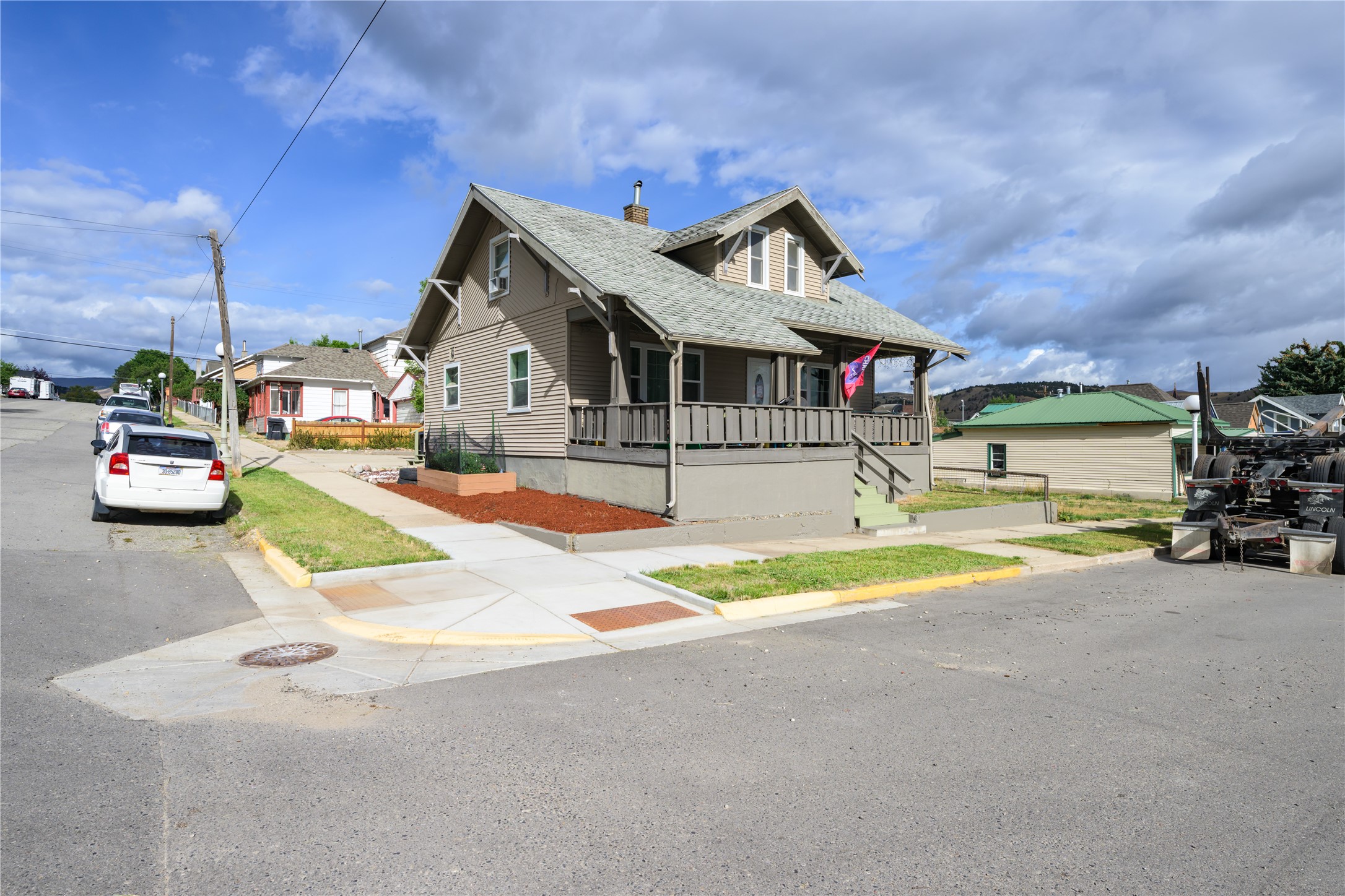 620 Ash Street Property Photo 1