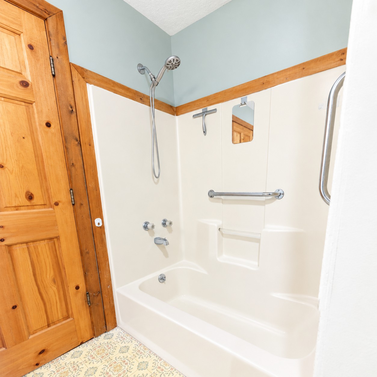 426 Queens Way Property Photo 17