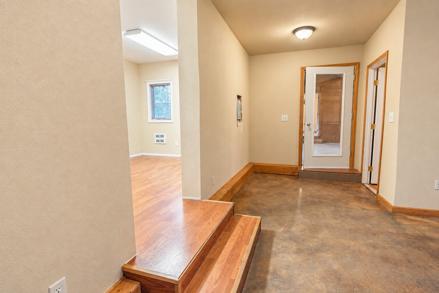 426 Queens Way Property Photo 27