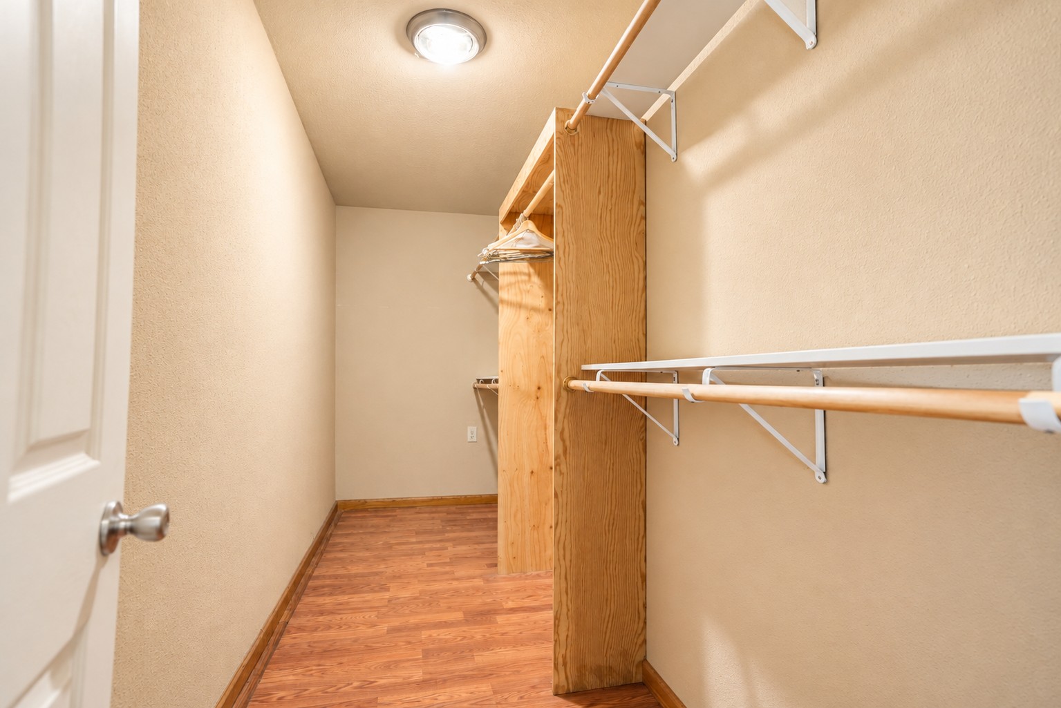 426 Queens Way Property Photo 28