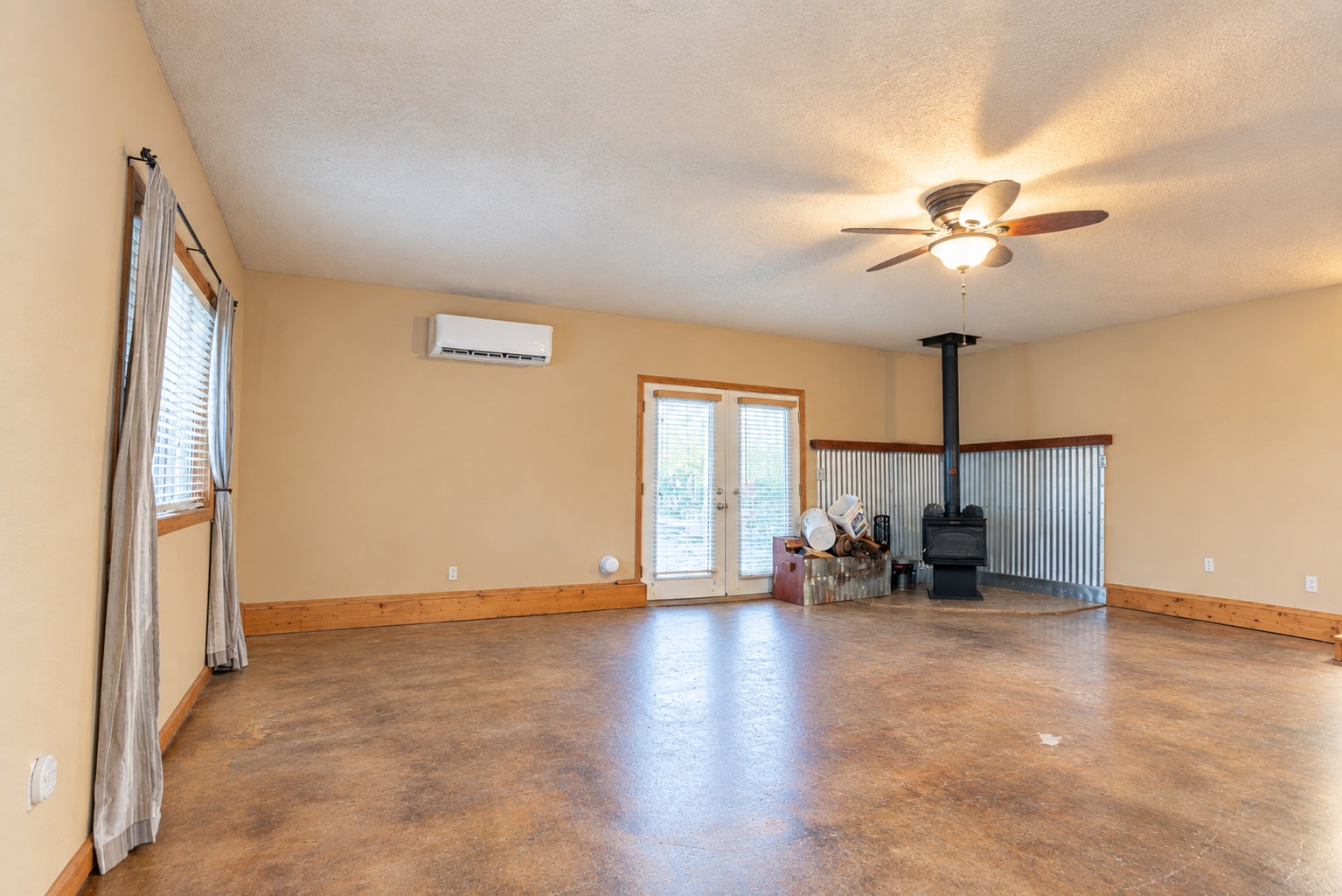 426 Queens Way Property Photo 30