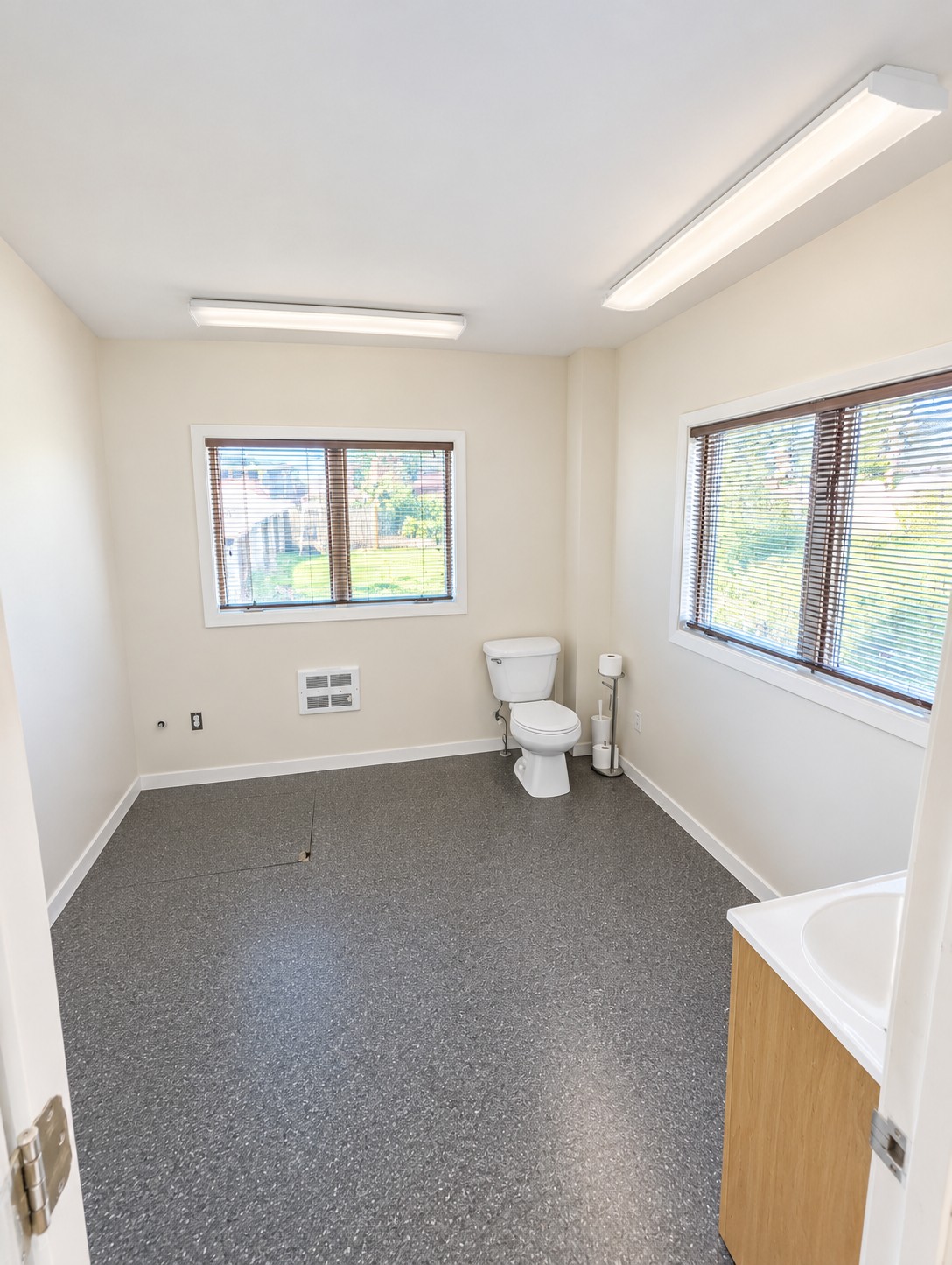426 Queens Way Property Photo 31