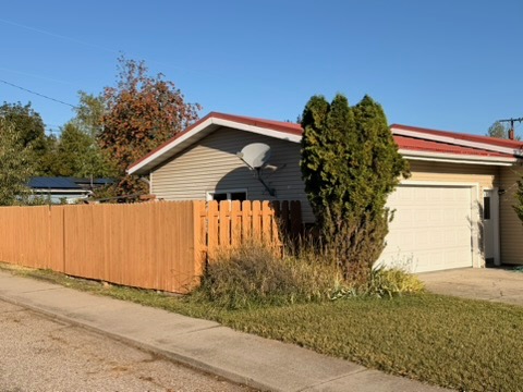 4211 21st Avenue Property Photo 2