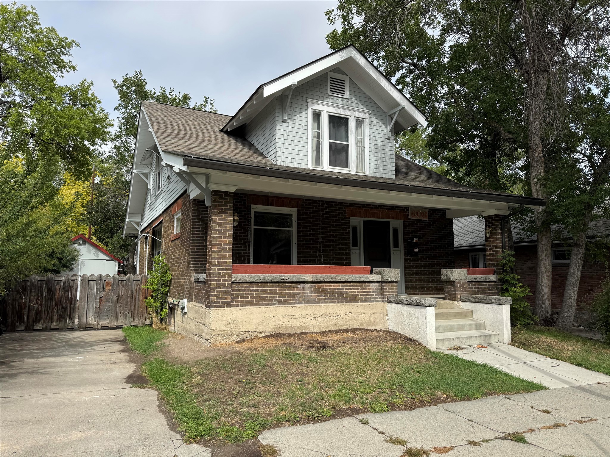 608 N Davis Street Property Photo 1