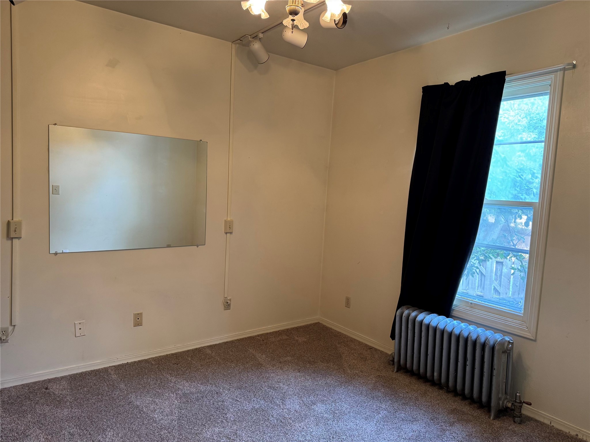 608 N Davis Street Property Photo 8