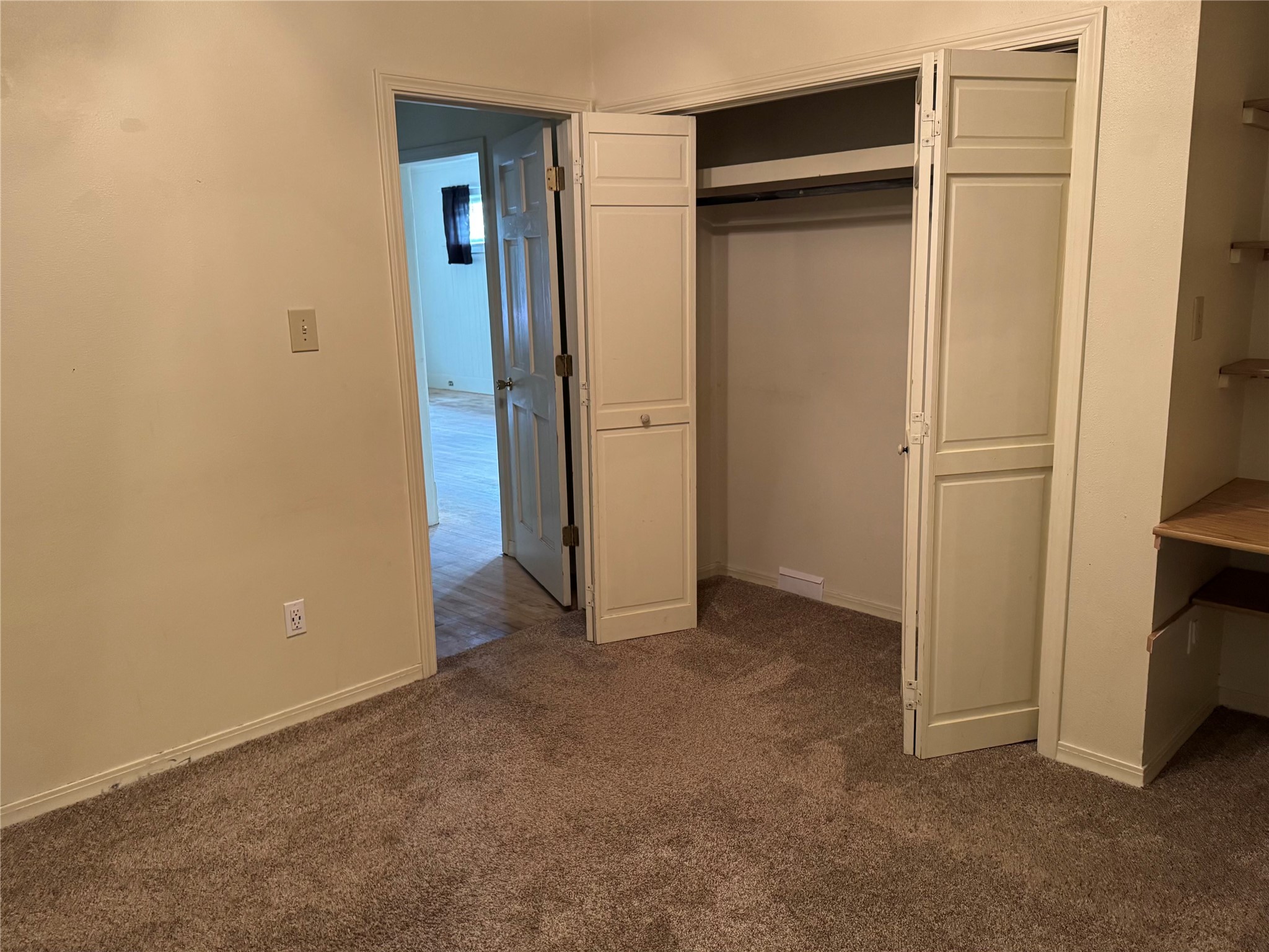 608 N Davis Street Property Photo 9